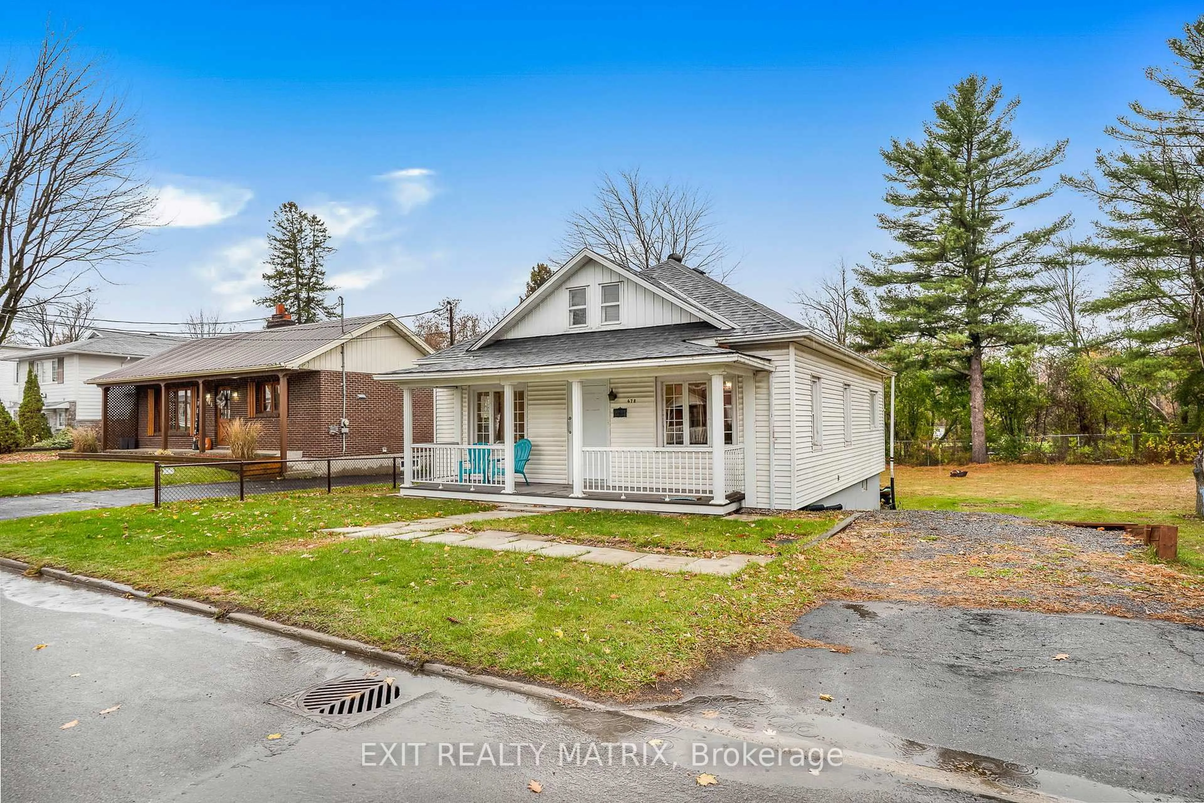 A pic from outside/outdoor area/front of a property/back of a property/a pic from drone, street for 678 Mcgill St, Hawkesbury Ontario K6A 1R4