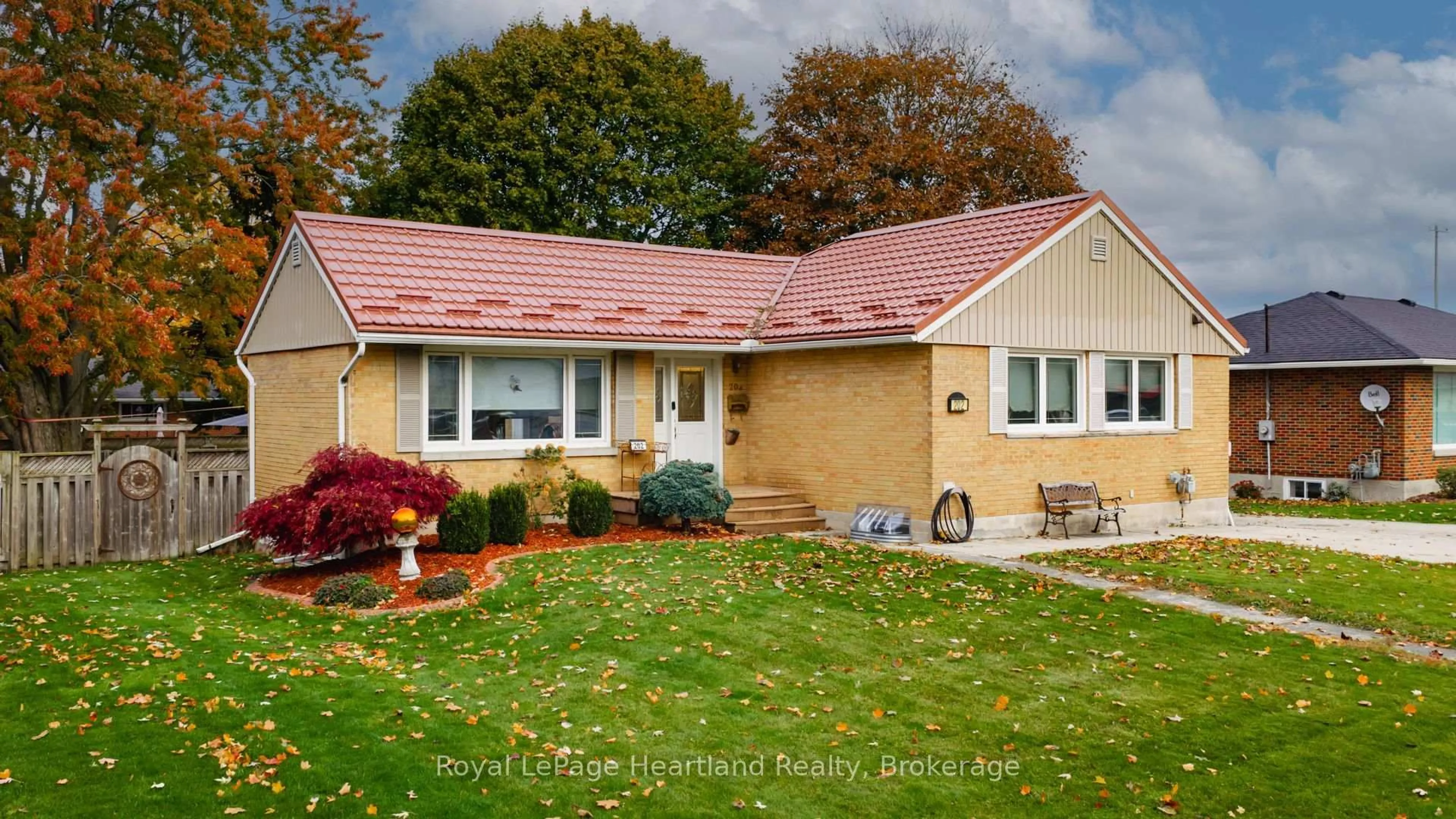 Home with vinyl exterior material, street for 202 St. David St, West Perth Ontario N0K 1N0