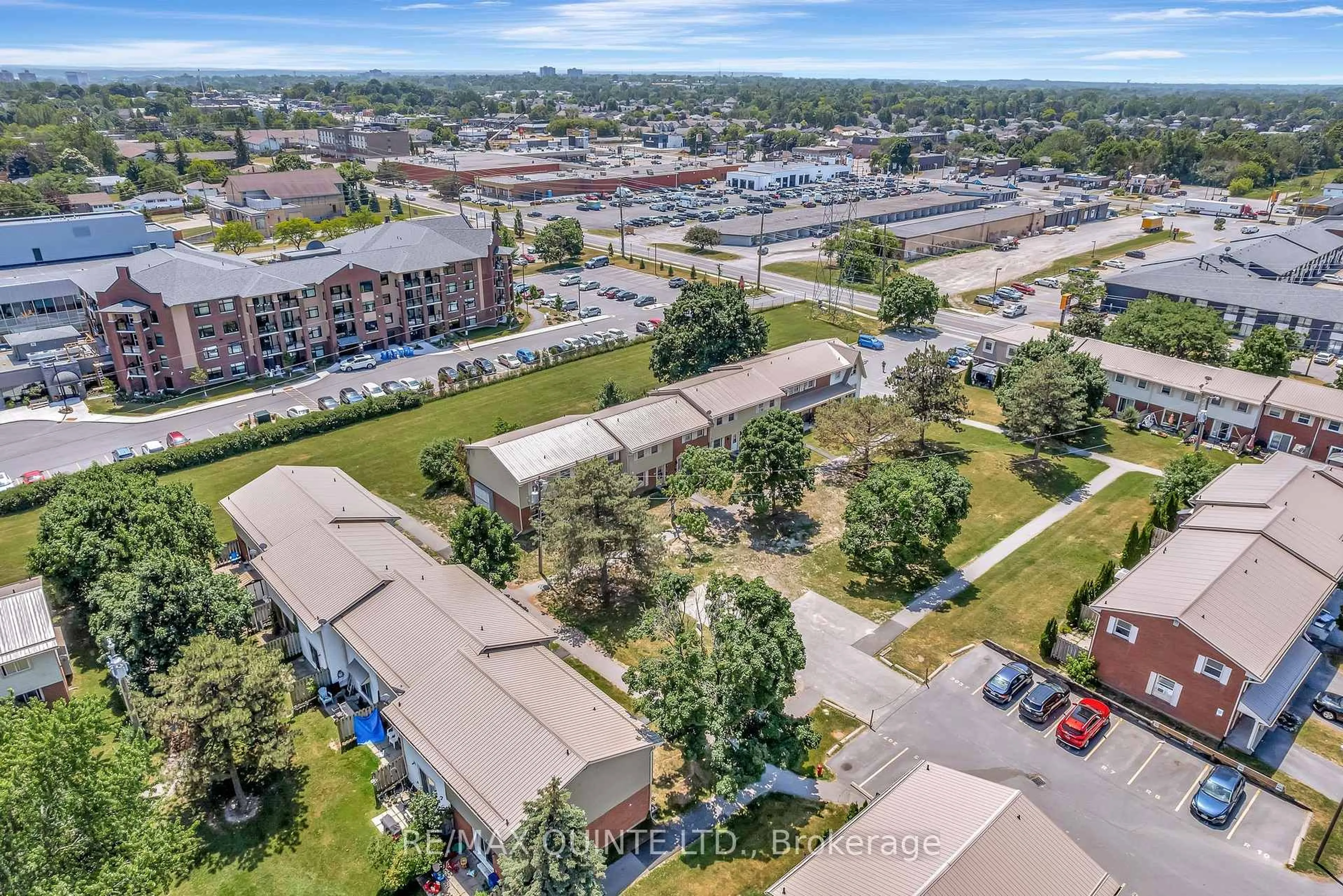 A pic from outside/outdoor area/front of a property/back of a property/a pic from drone, unknown for H- 203 North Park St, Belleville Ontario K8P 4T9