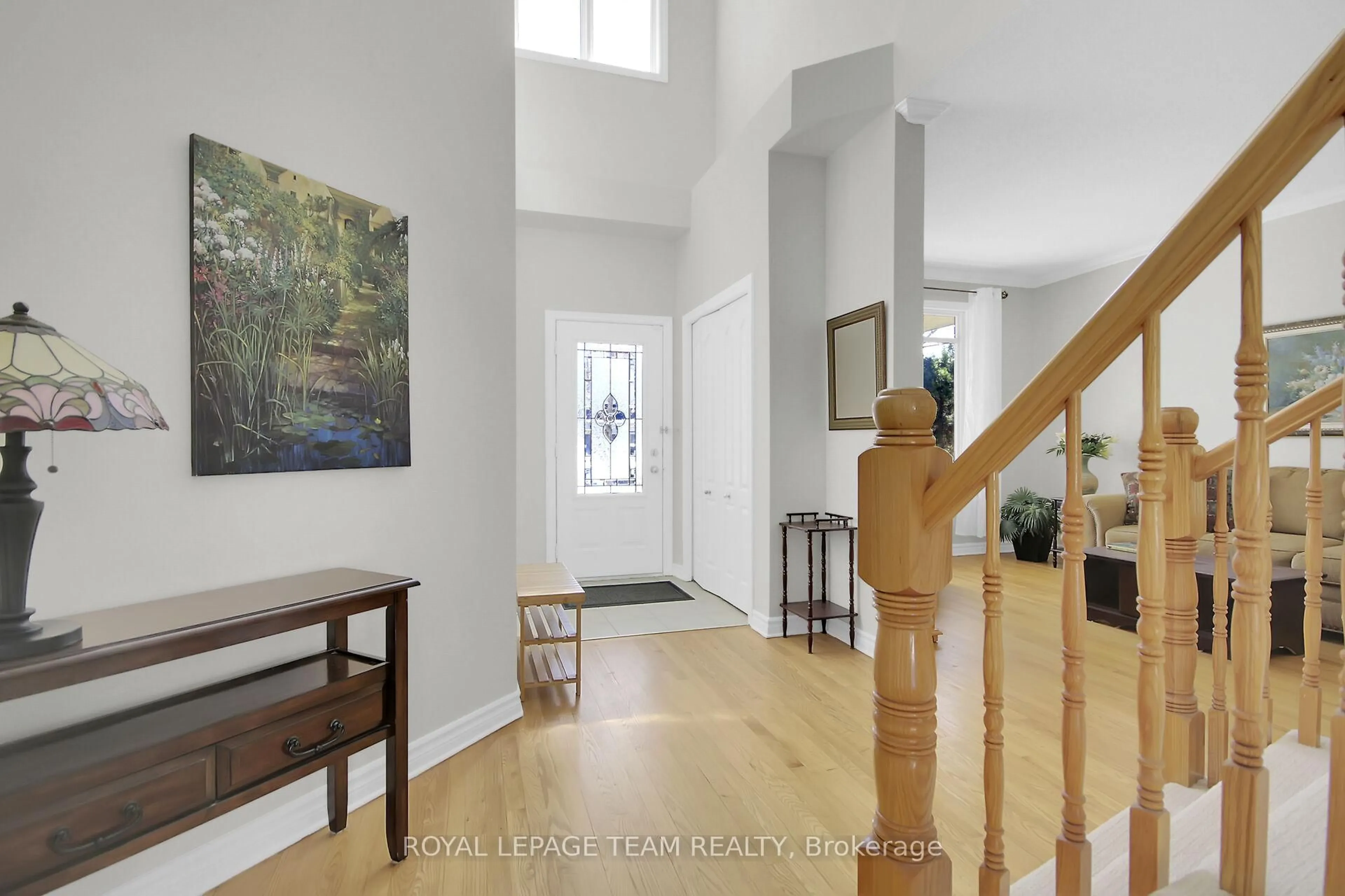 Indoor foyer for 19 Athena Way, Ottawa Ontario K2G 6S1