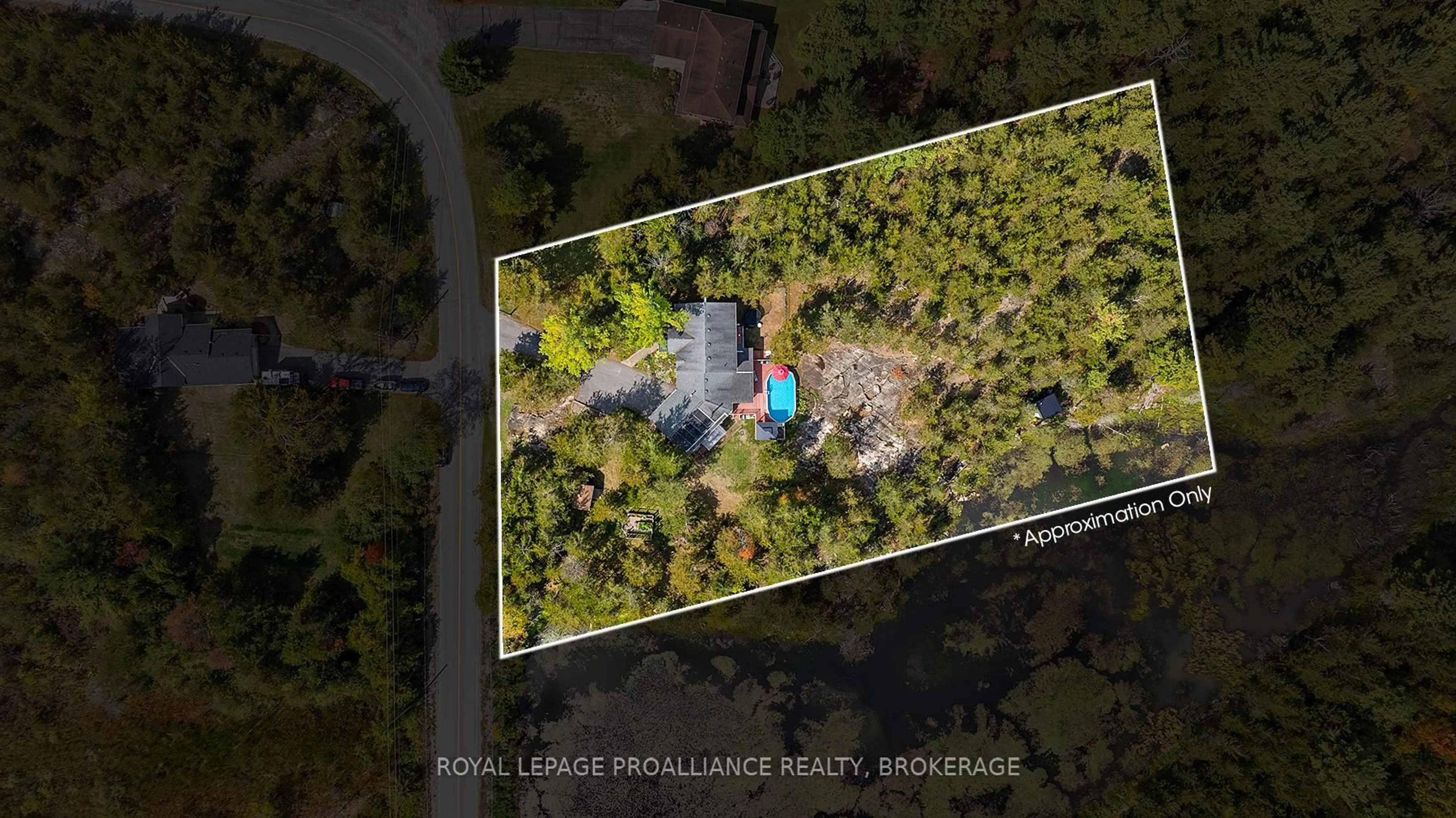 A pic from outside/outdoor area/front of a property/back of a property/a pic from drone, building for 4890 North Shore Cres, Perth Road Ontario K0H 2L0