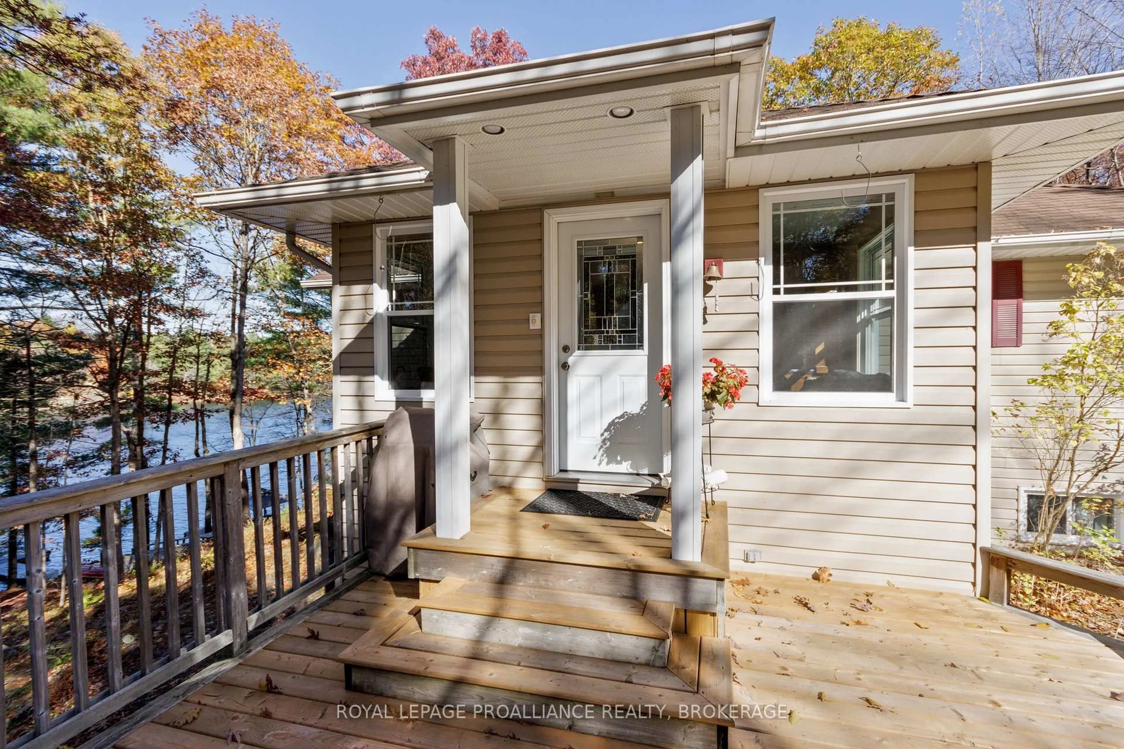 Home with vinyl exterior material, water/lake/river/ocean view for 241 Potspoon Lane, Godfrey Ontario K0H 1T0