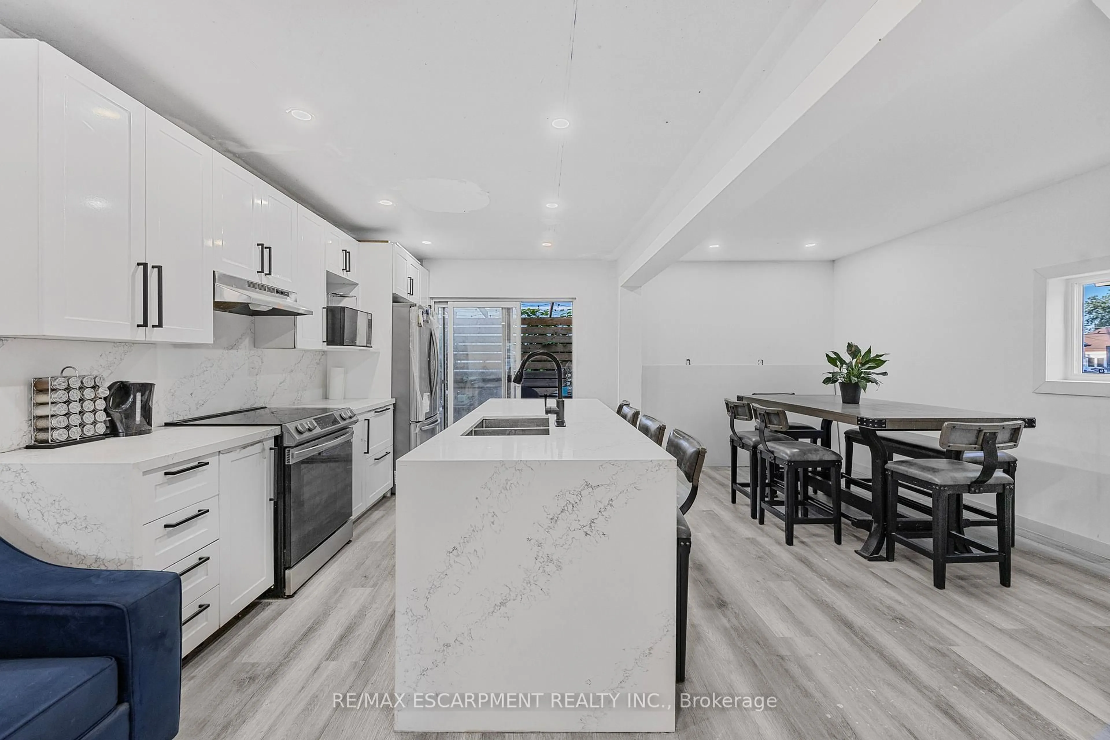 Open concept kitchen, ceramic/tile floor for 163 Britannia Ave, Hamilton Ontario L8H 1X4