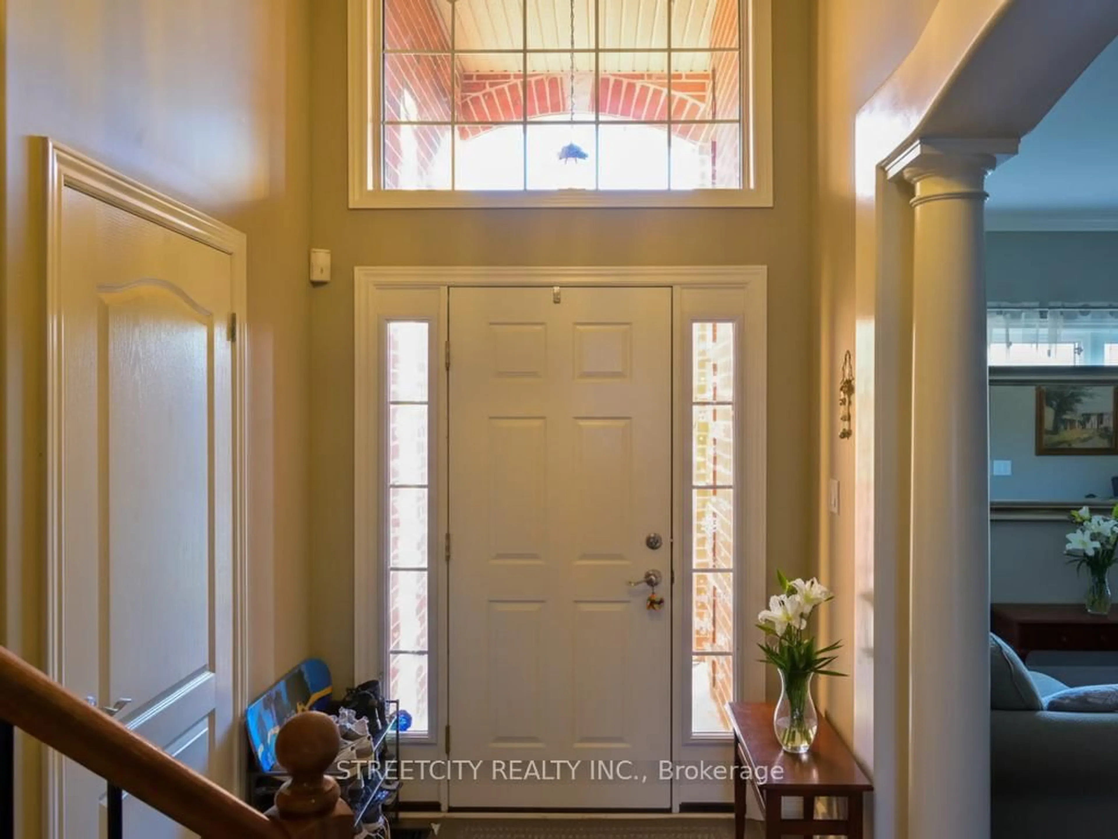 Indoor entryway for 1366 Kains Woods Terr, London South Ontario N6K 4Z7
