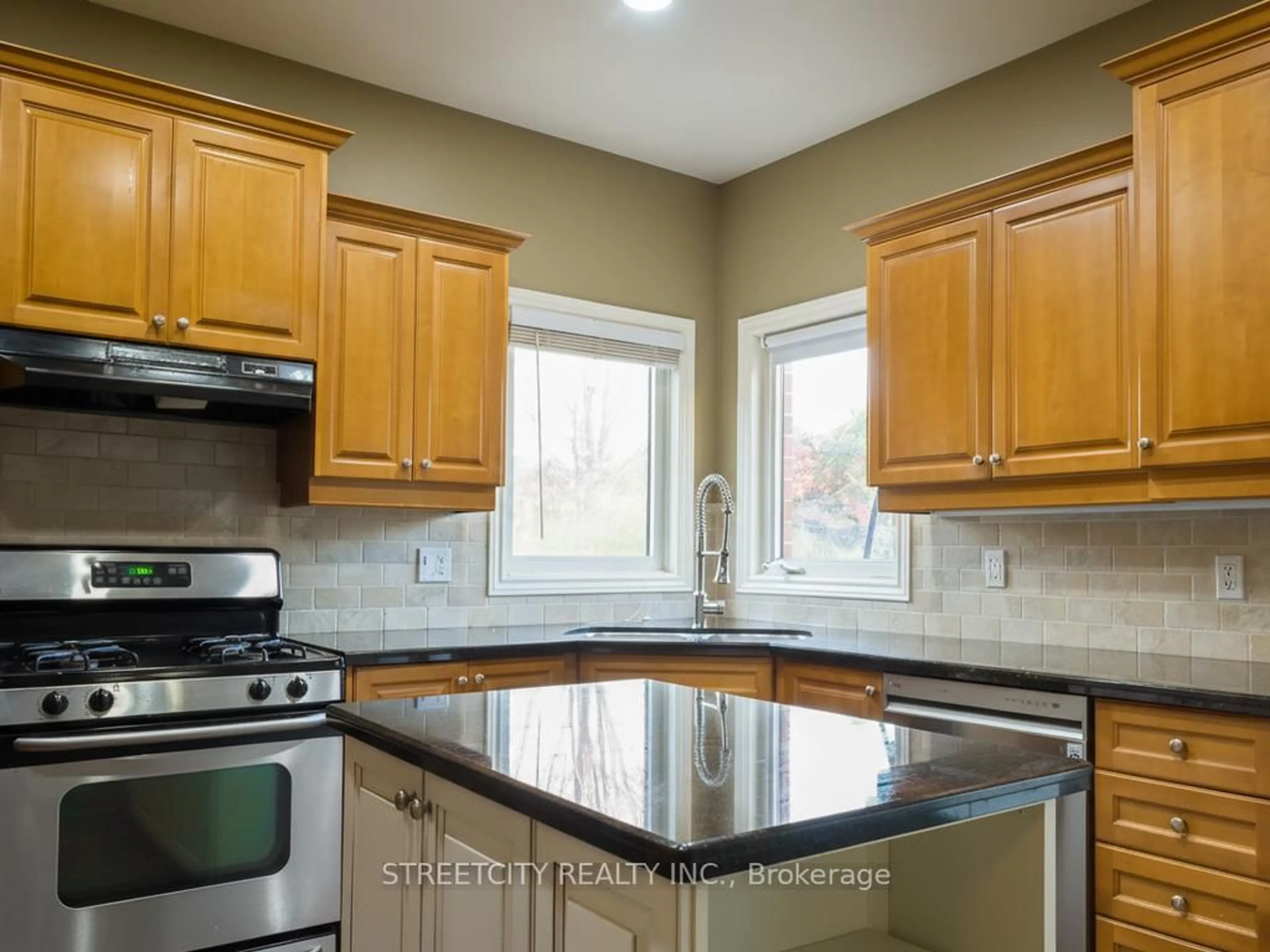 Open concept kitchen, unknown for 1366 Kains Woods Terr, London South Ontario N6K 4Z7