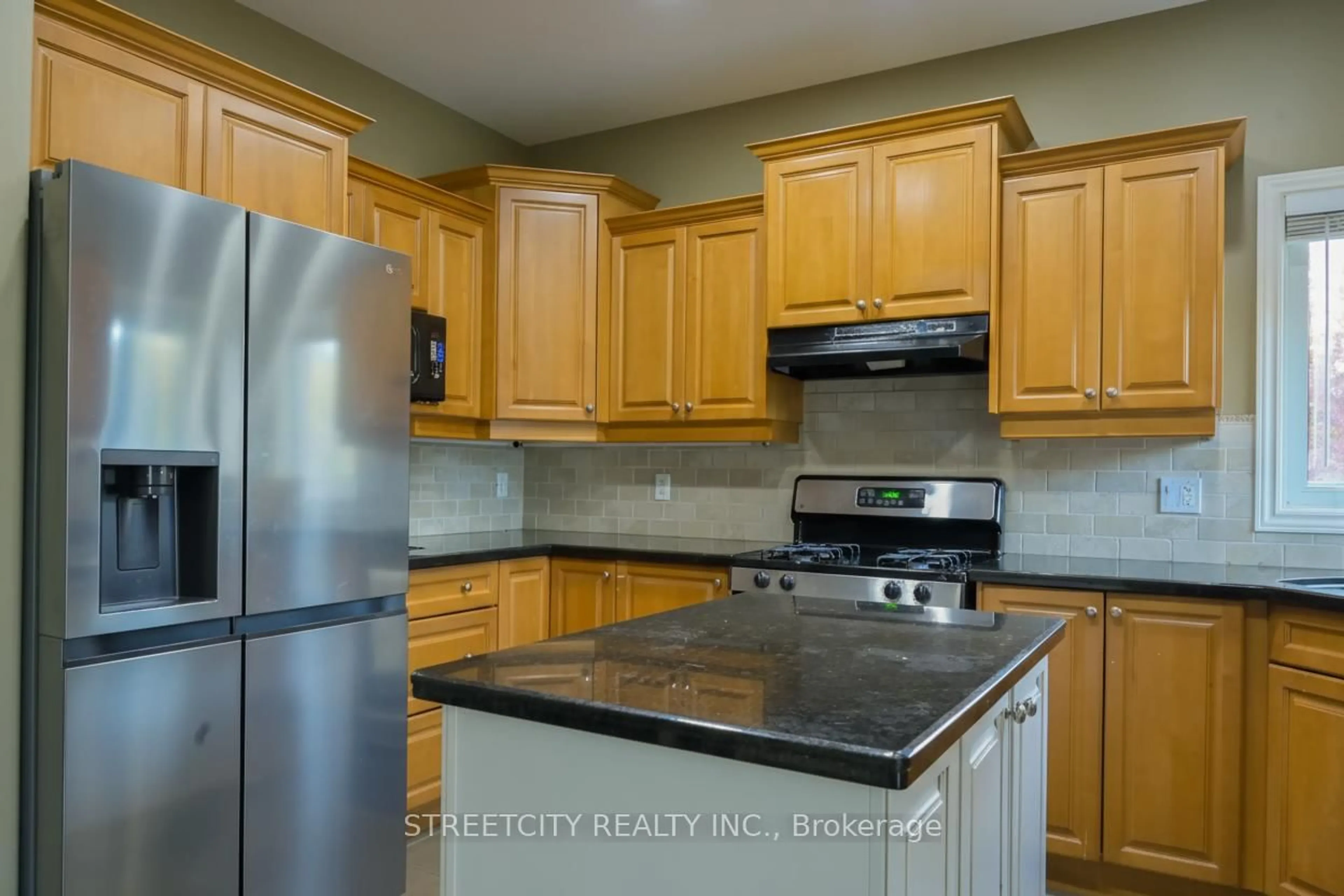 Standard kitchen, unknown for 1366 Kains Woods Terr, London South Ontario N6K 4Z7