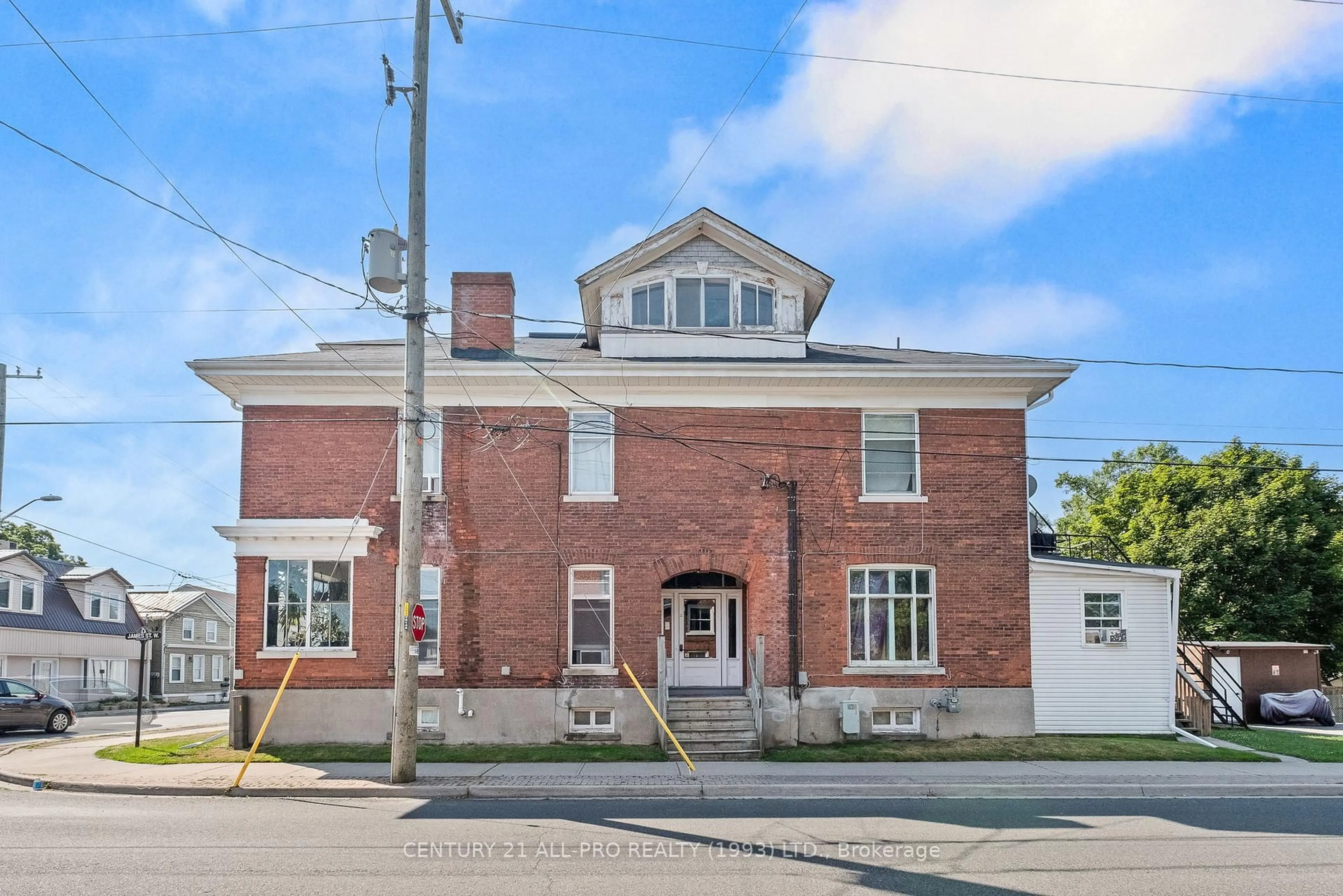 Home with brick exterior material, building for 1 James St, Cobourg Ontario K9A 2J8