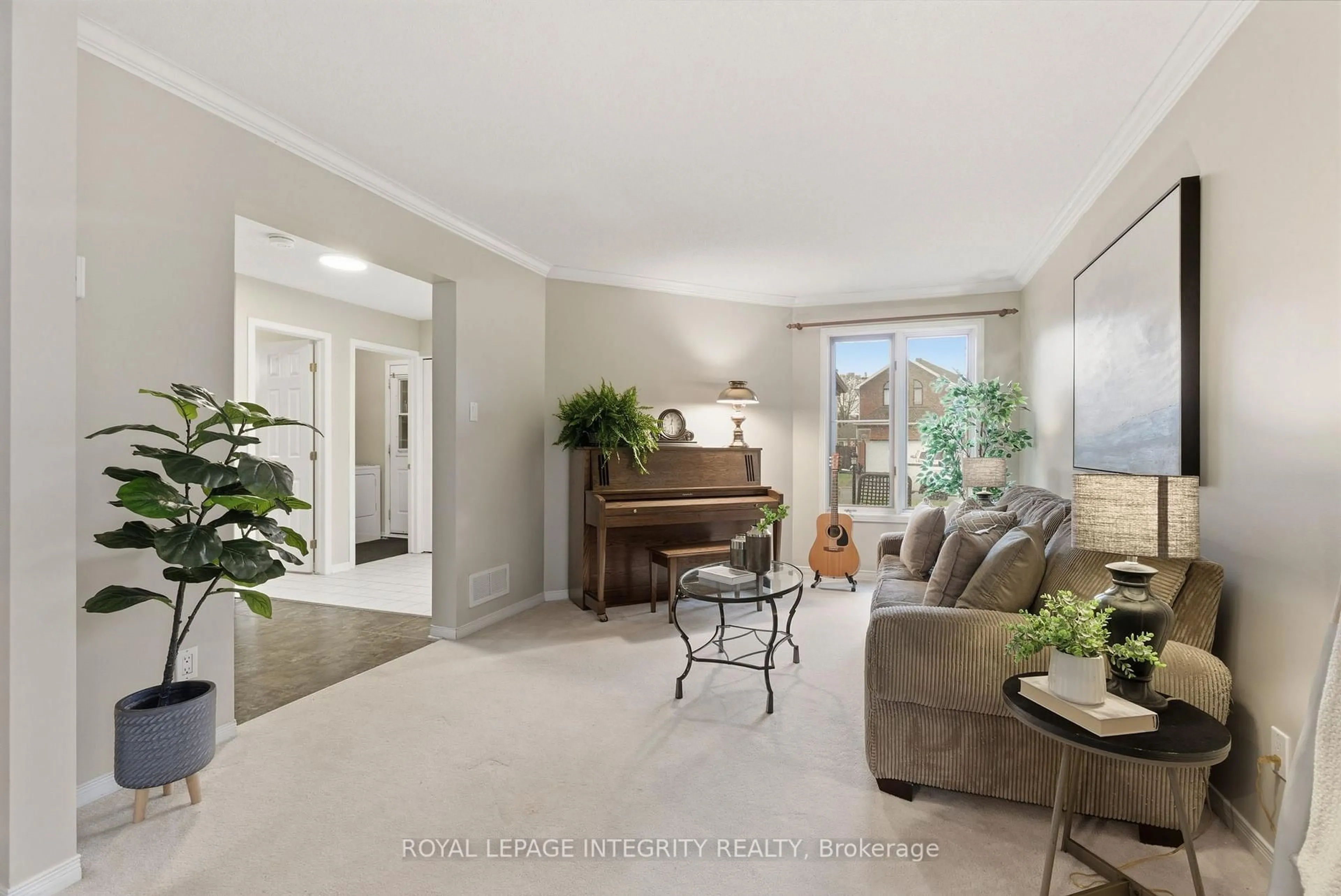 Living room with furniture, unknown for 33 Wiltshire Circ, Ottawa Ontario K2J 4L1