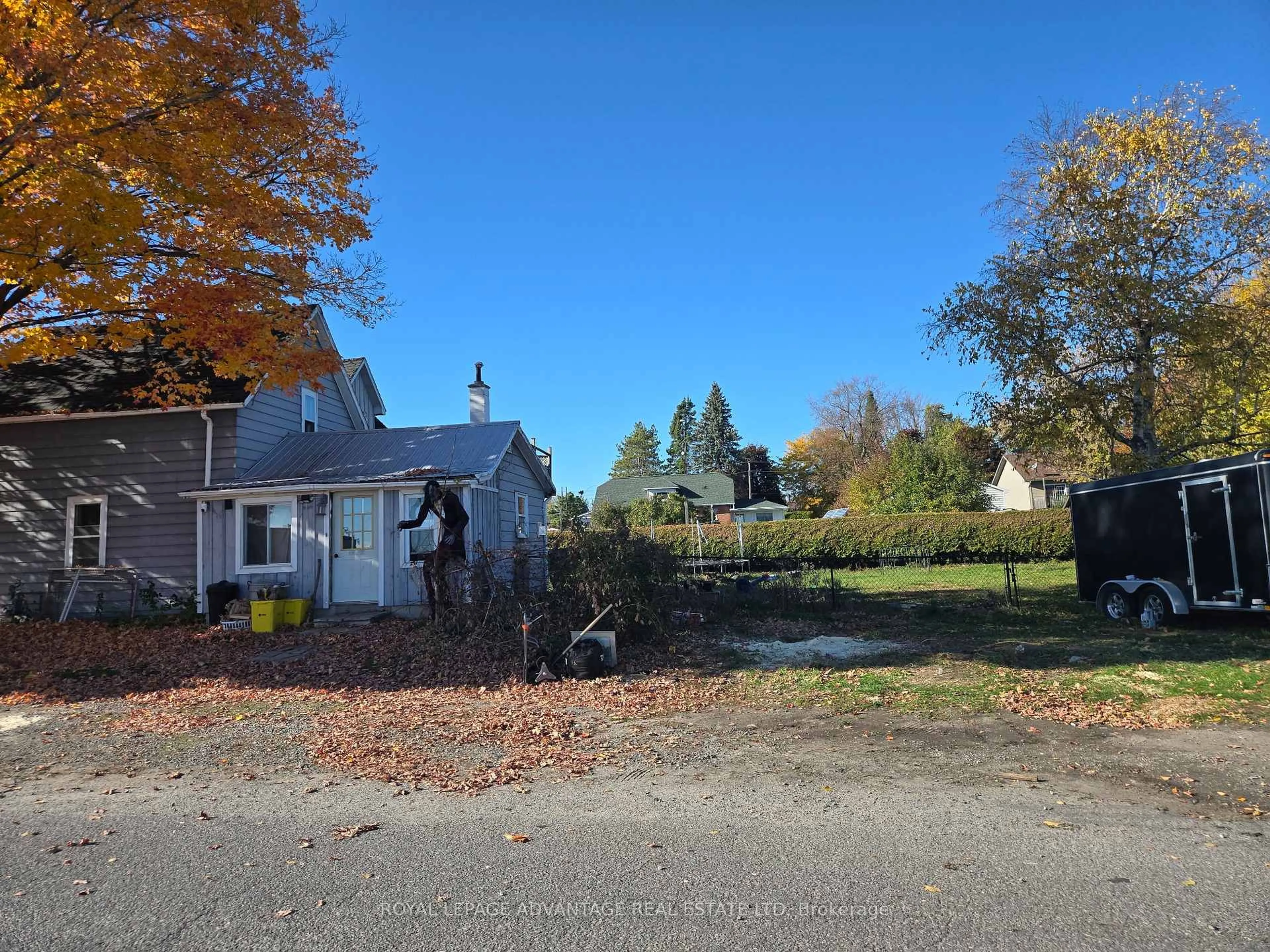 A pic from outside/outdoor area/front of a property/back of a property/a pic from drone, street for 73 Alice St, Smiths Falls Ontario K7A 2W6