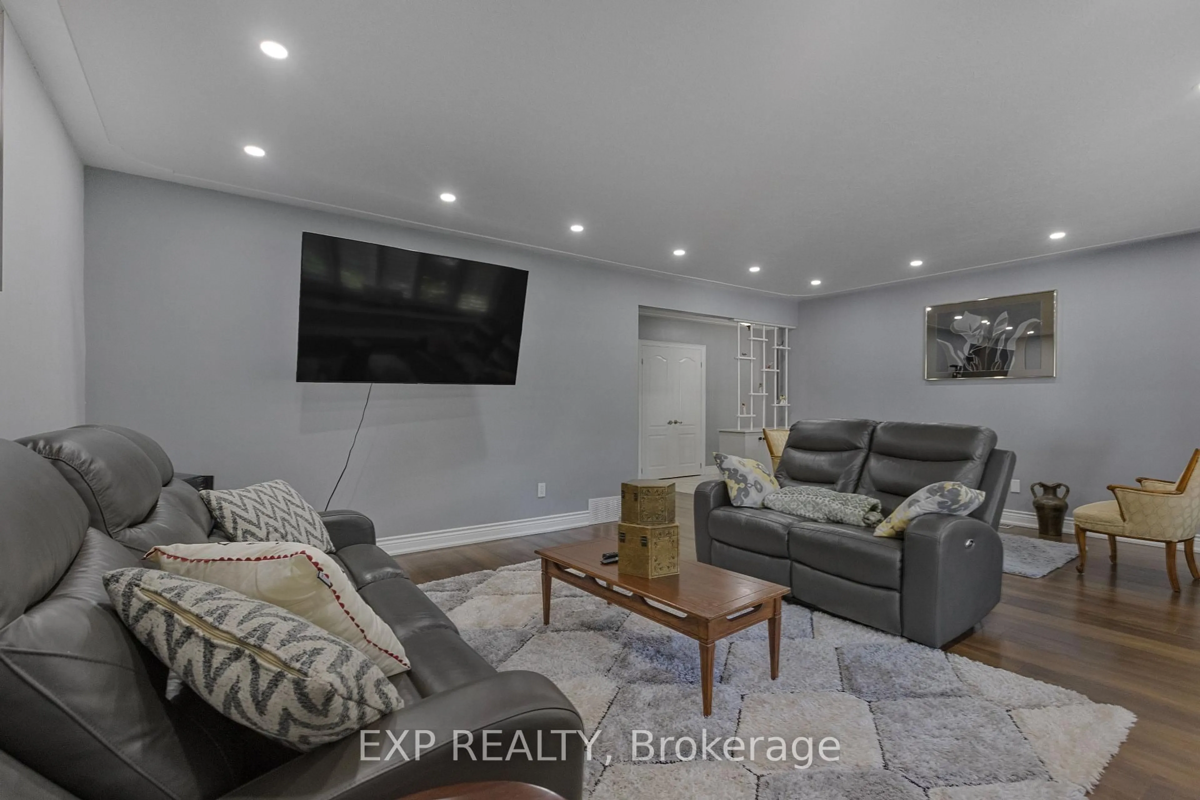 Living room with furniture, unknown for 87 Tutela Heights Rd, Brant Ontario N3T 1A4