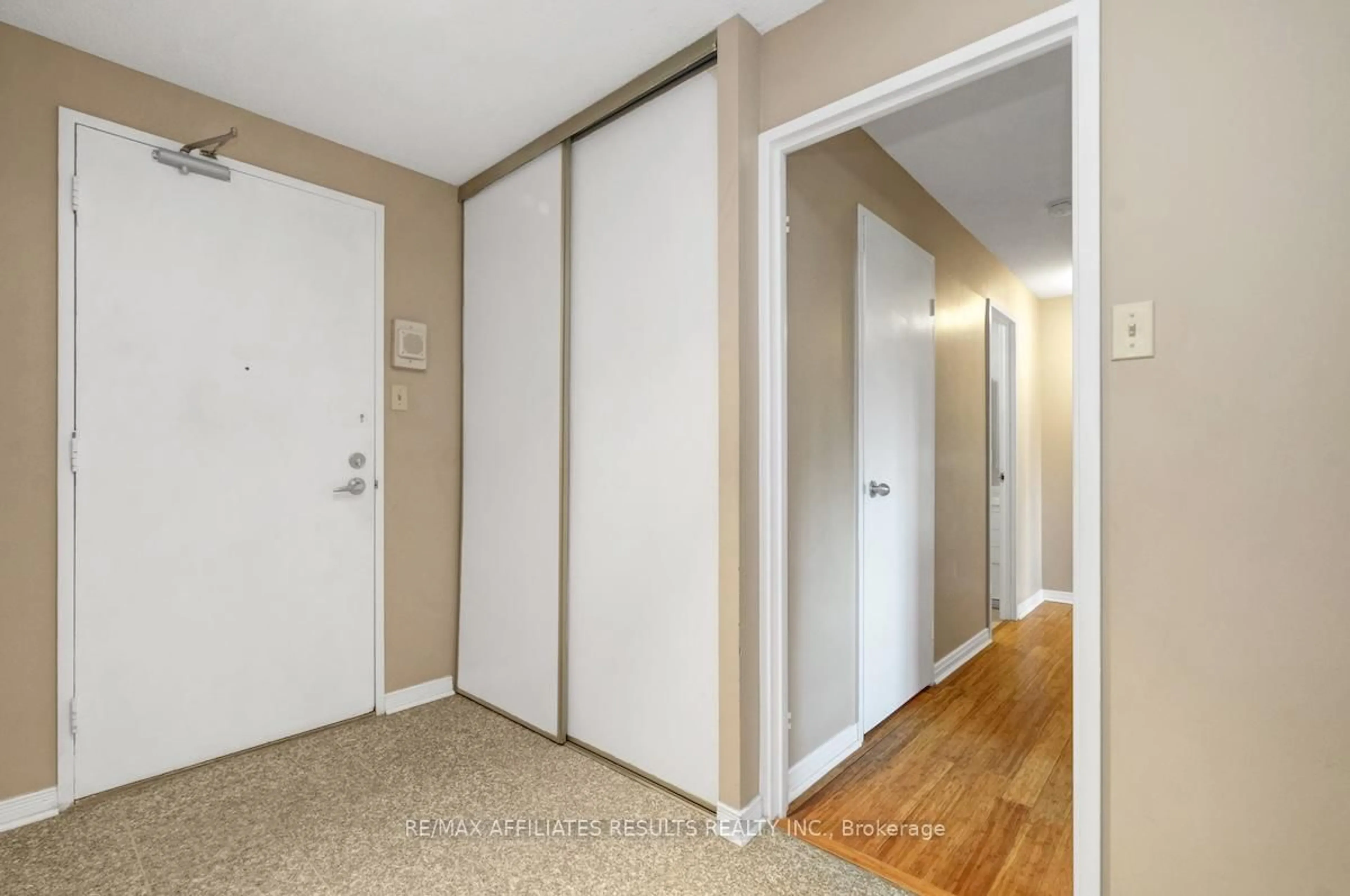 Unknown for 415 Greenview Ave #304, Ottawa Ontario K2B 8G5