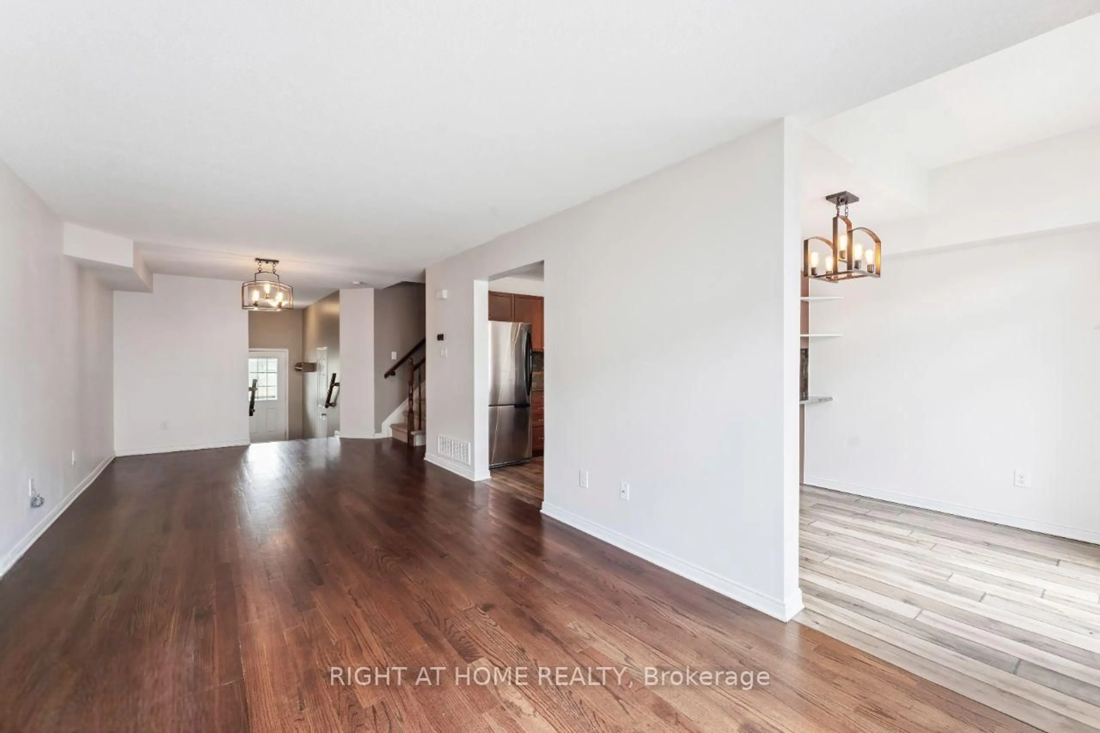 Unknown for 142 Lokoya St, Ottawa Ontario K2S 0J4