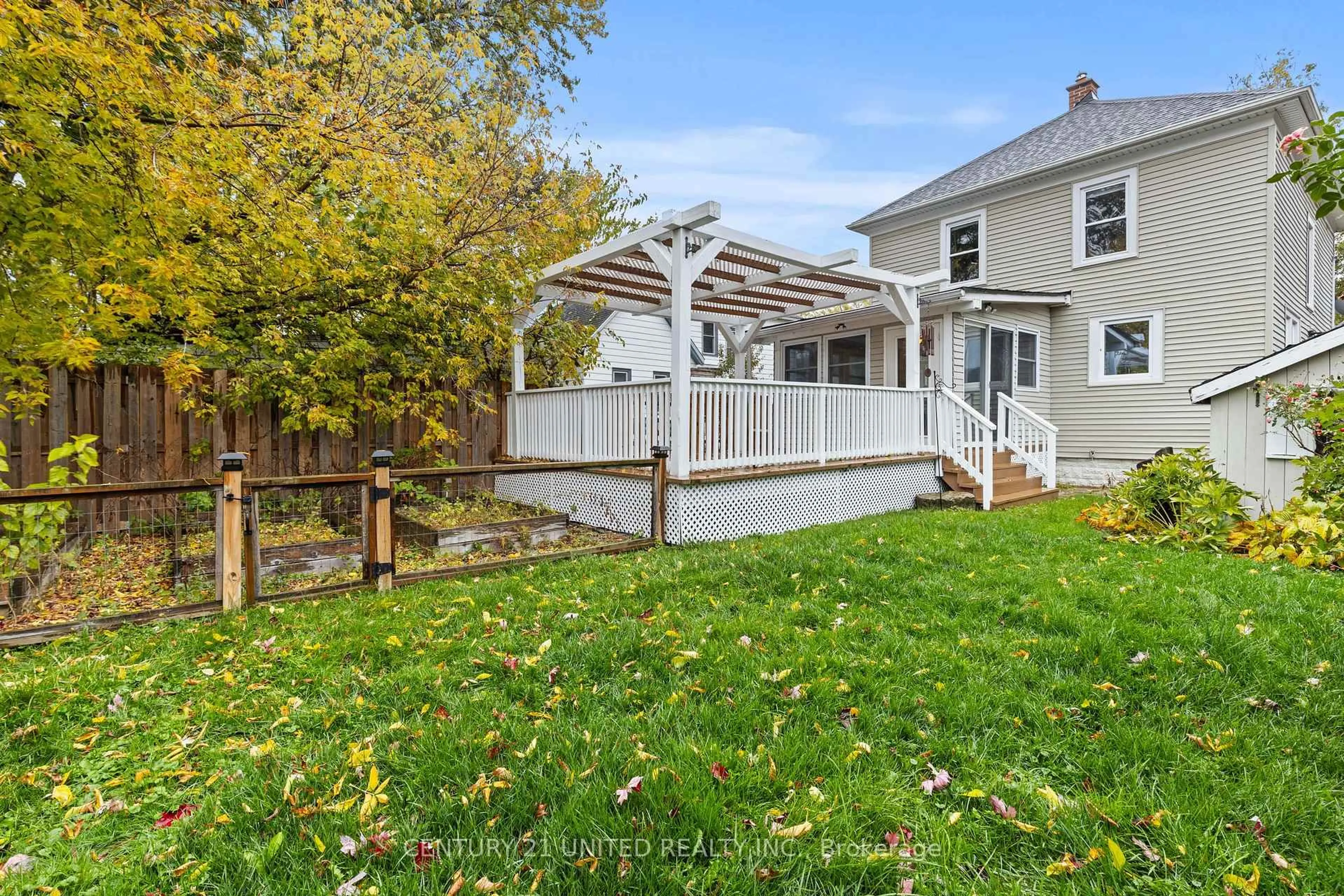 Unknown for 16 Locust St, Welland Ontario L3C 4J2