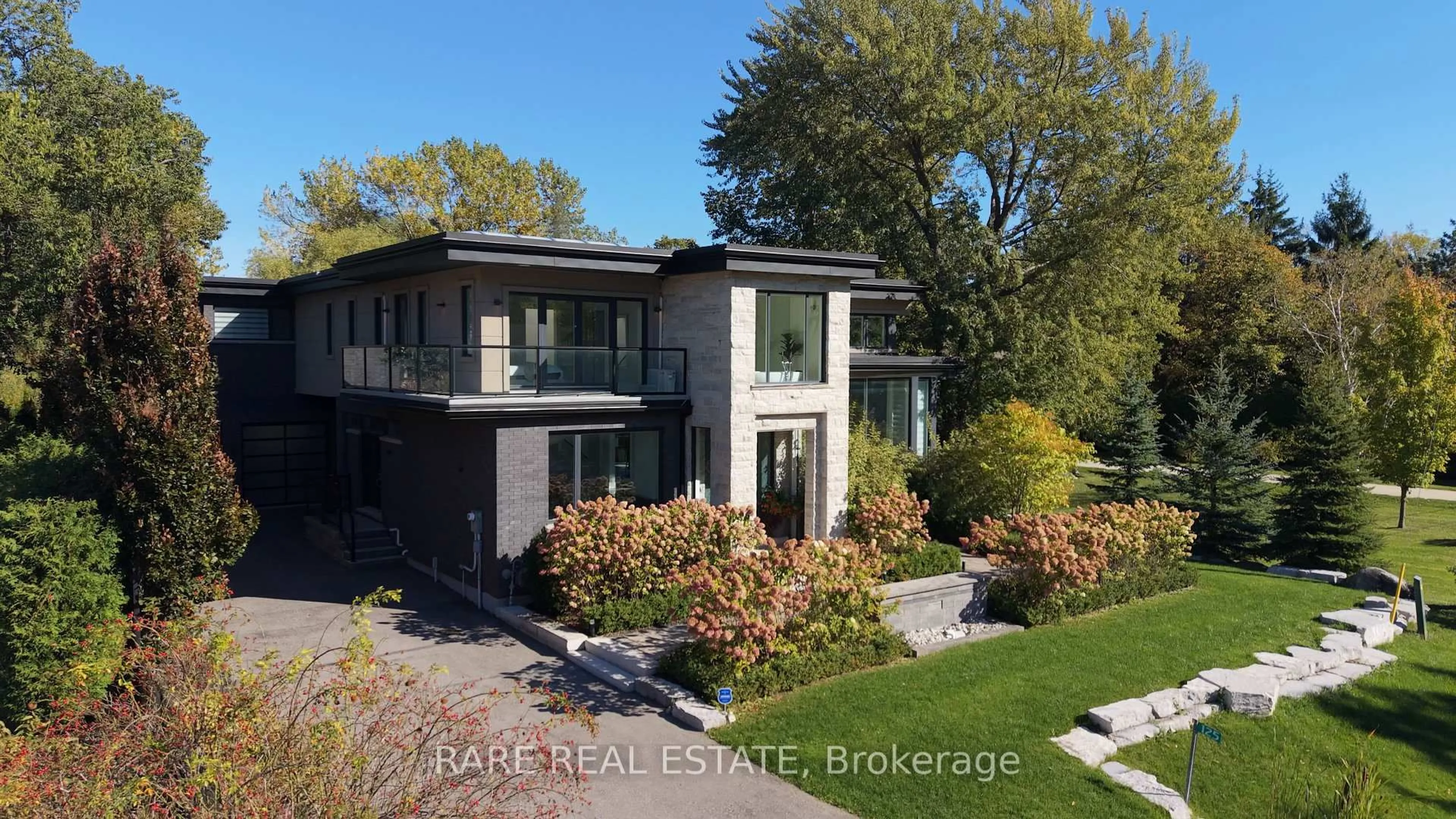 Home with brick exterior material, street for 125 Craigmore Cres, Blue Mountains Ontario L9Y 0N6