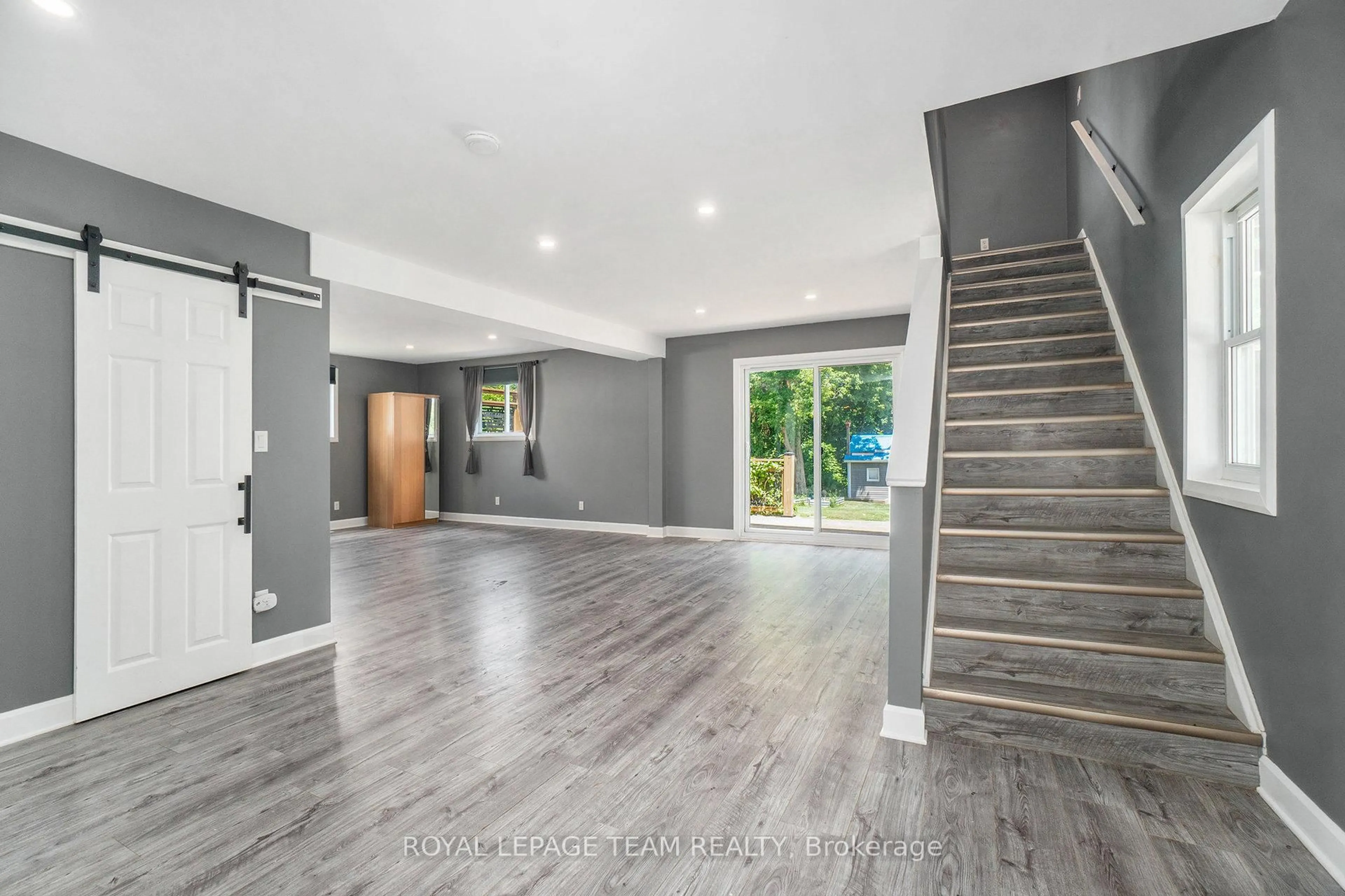 Indoor entryway for 649 County Rd 29 Rd, Elizabethtown-Kitley Ontario K0G 1G0