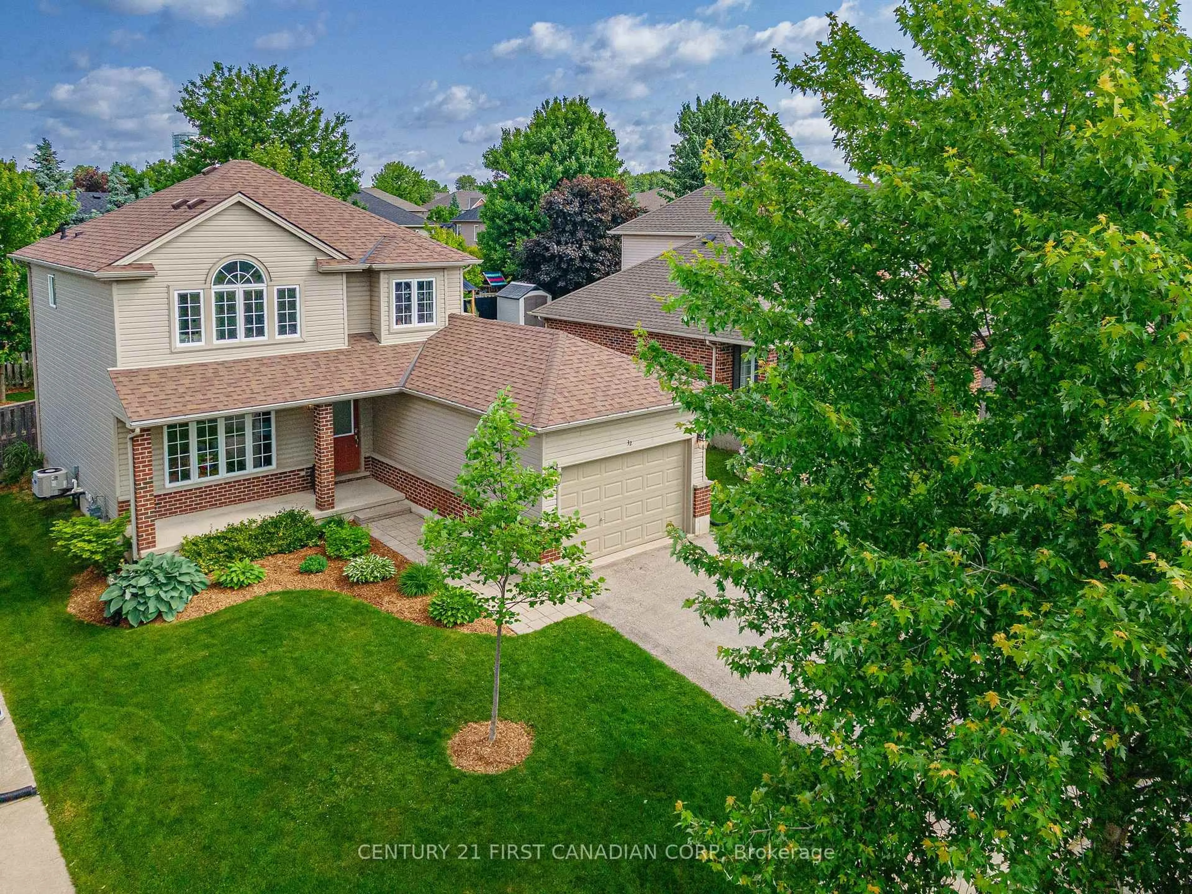 A pic from outside/outdoor area/front of a property/back of a property/a pic from drone, street for 32 Stonefield Lane, Middlesex Centre Ontario N0M 2A0