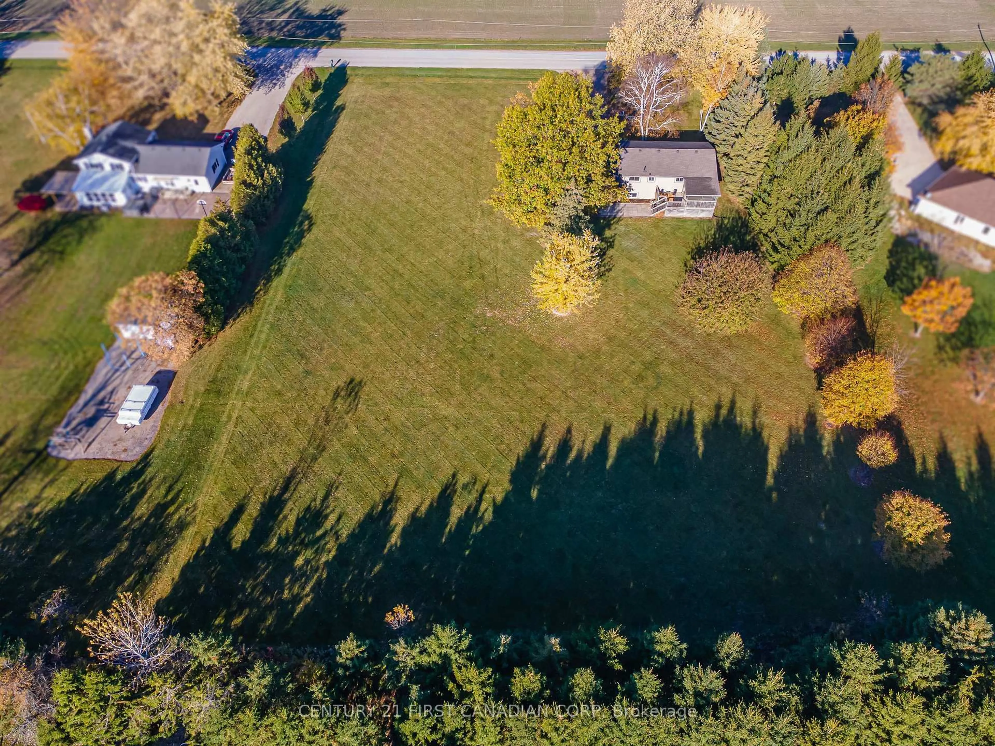 A pic from outside/outdoor area/front of a property/back of a property/a pic from drone, unknown for 70986 B Line, South Huron Ontario N0M 1T0