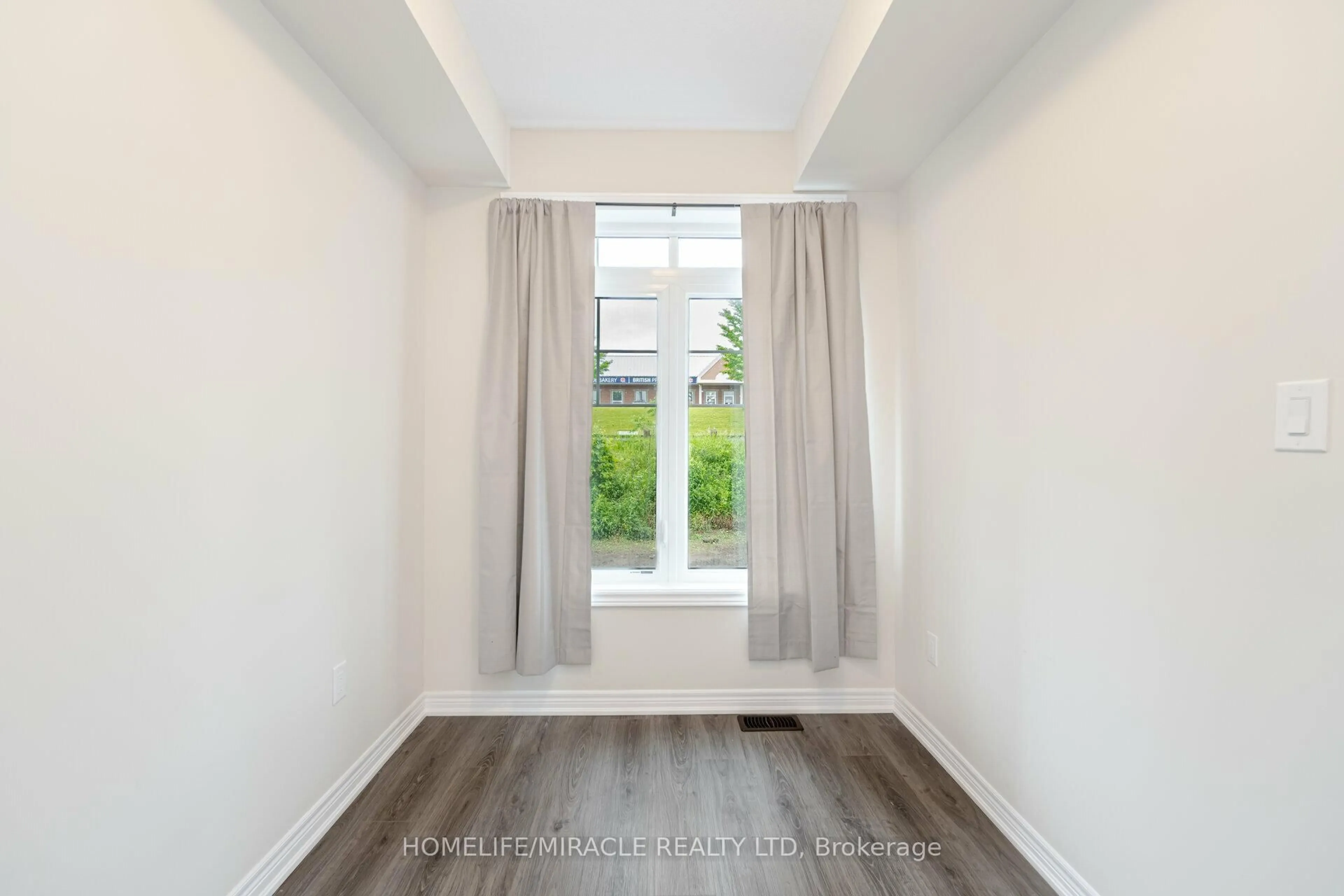 A pic of a room for 10 Birmingham Dr #70, Cambridge Ontario N1R 0C6