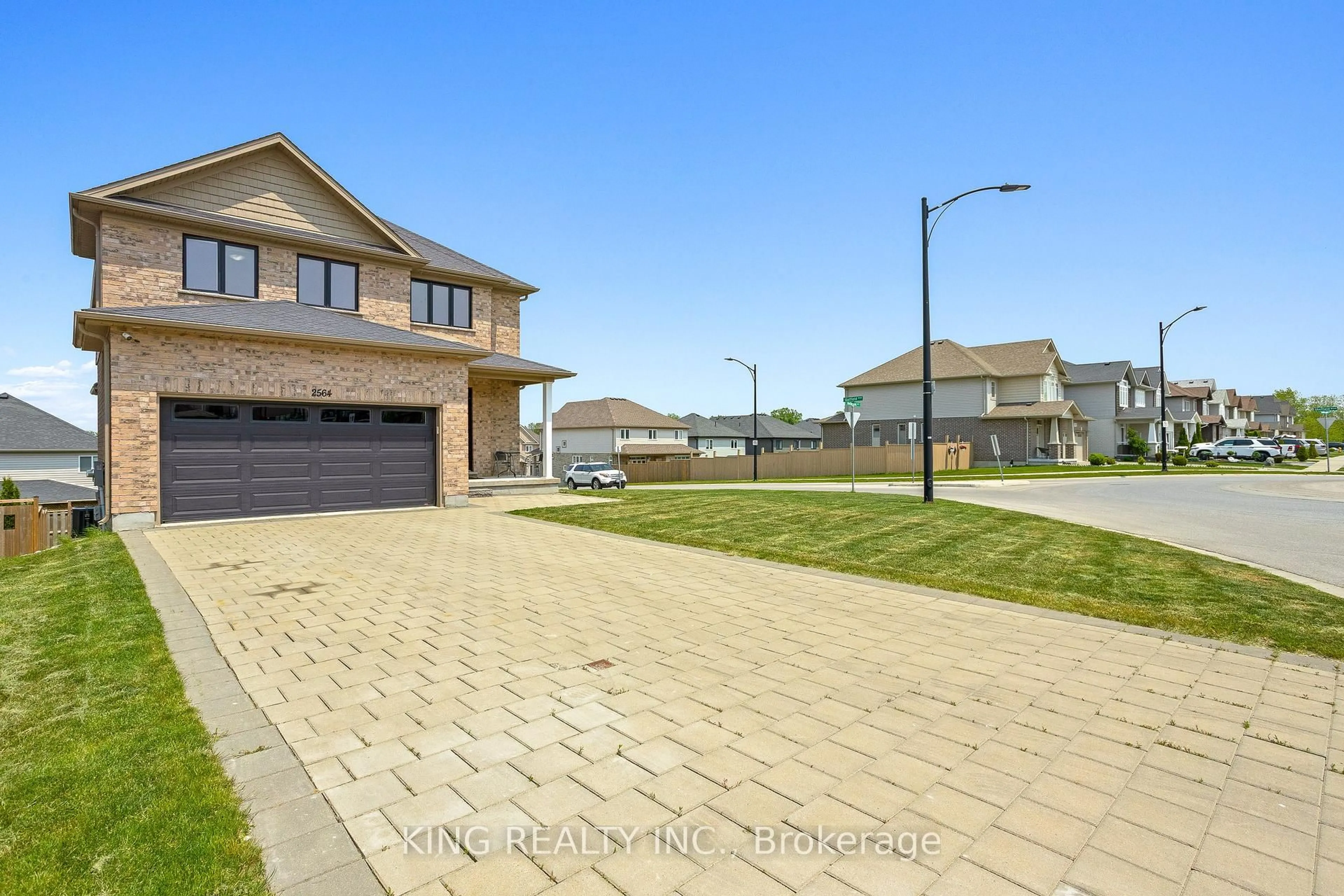 A pic from outside/outdoor area/front of a property/back of a property/a pic from drone, street for 2564 Holbrook Dr, London South Ontario N6M 5E0