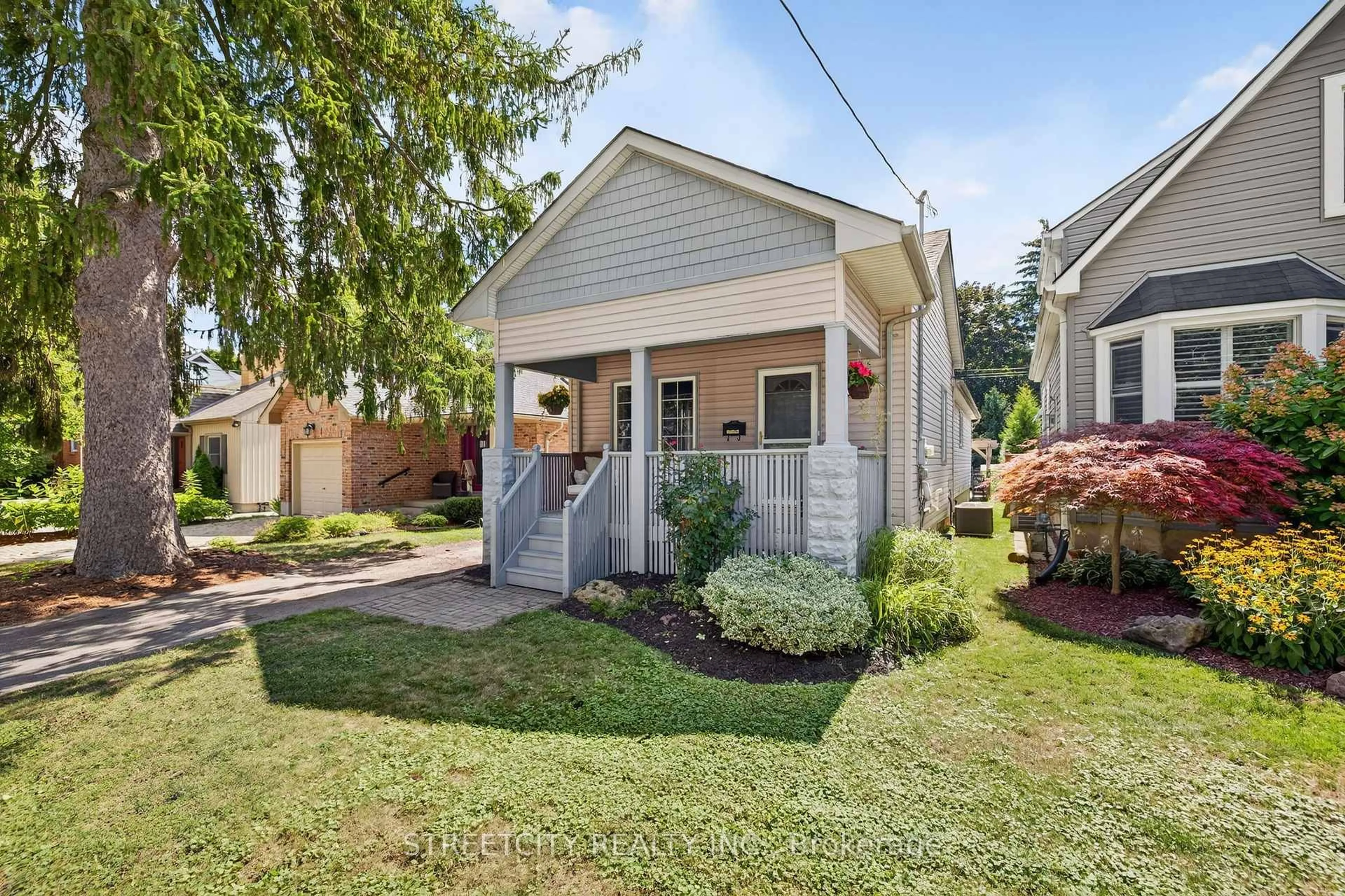 Unknown for 105A Devonshire Ave, London South Ontario N6C 2H6