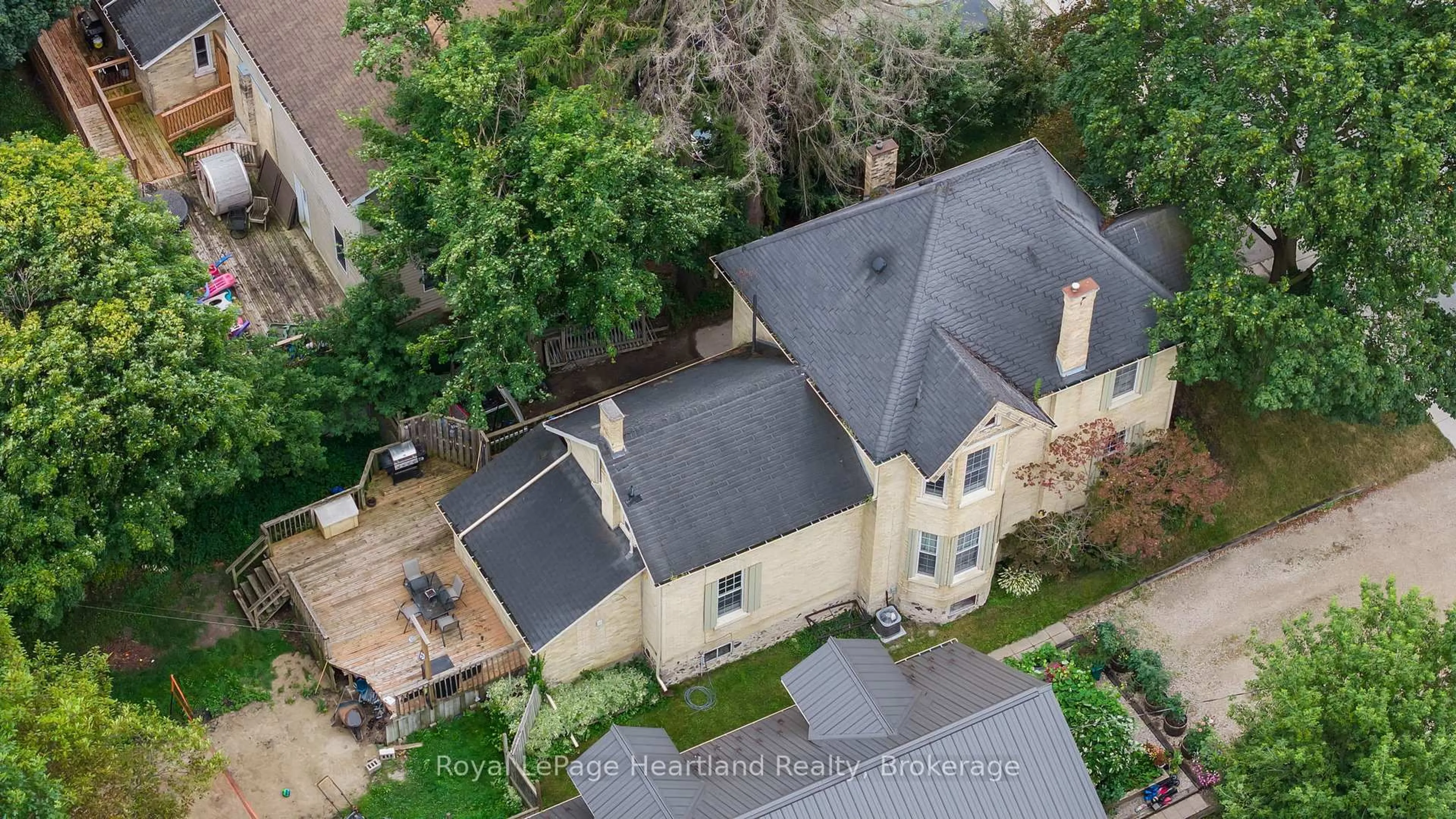 A pic from outside/outdoor area/front of a property/back of a property/a pic from drone, street for 125 ELORA St, Minto Ontario N0G 1Z0