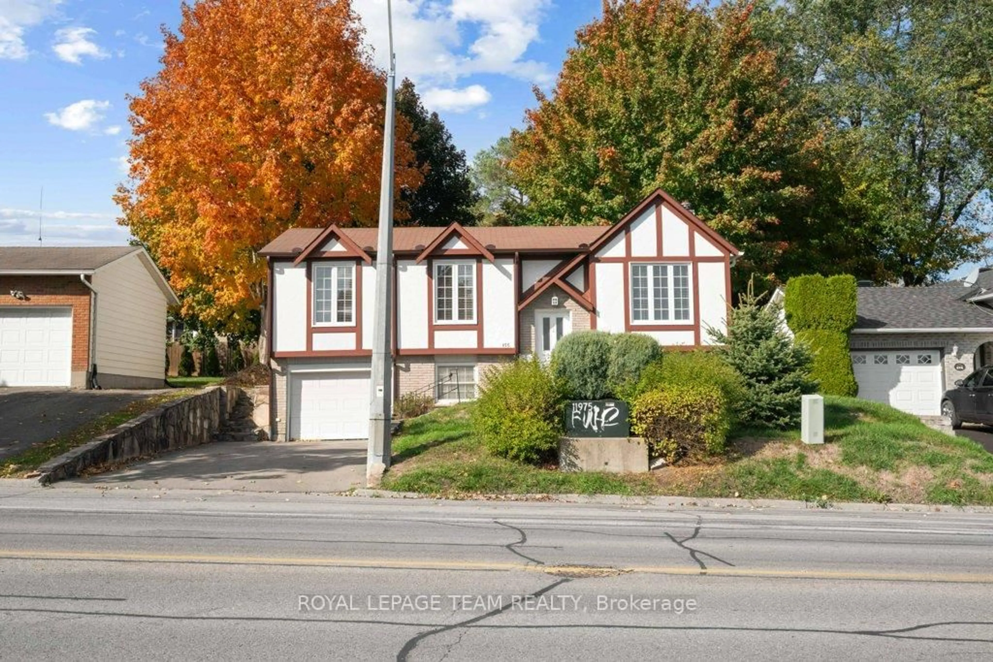 Home with brick exterior material, street for 476 Laurier Blvd, Brockville Ontario K6V 6C5