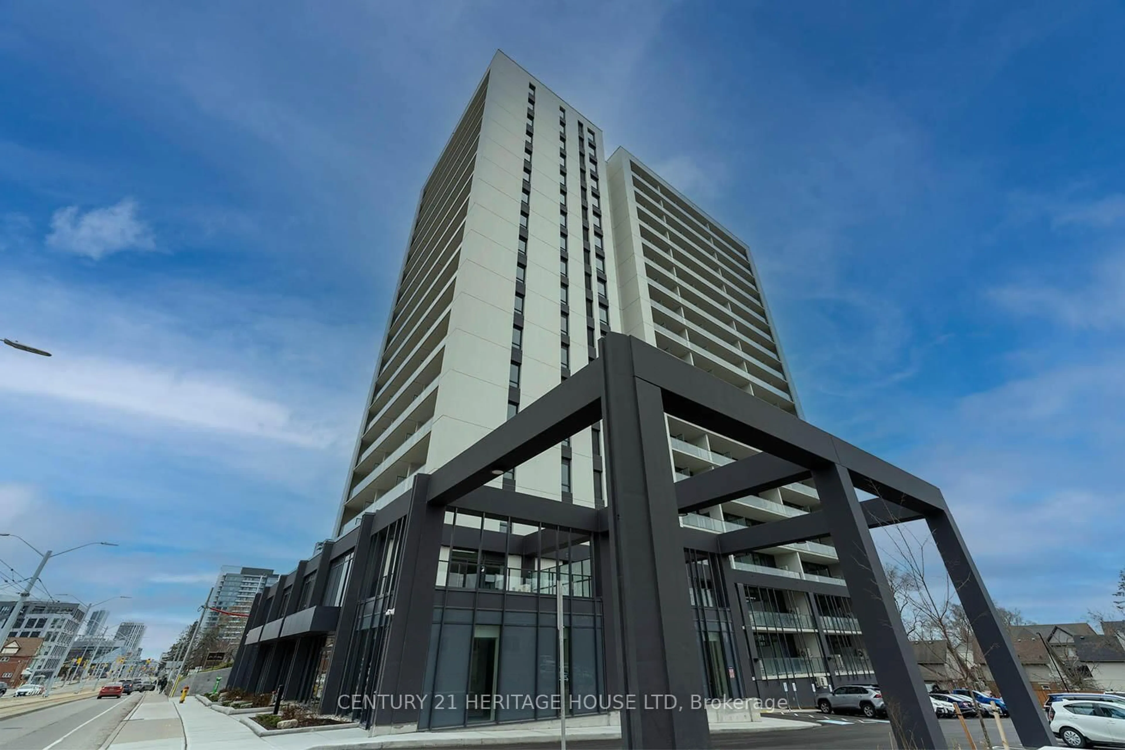 Indoor foyer for 741 King St #301, Kitchener Ontario N2G 0E9