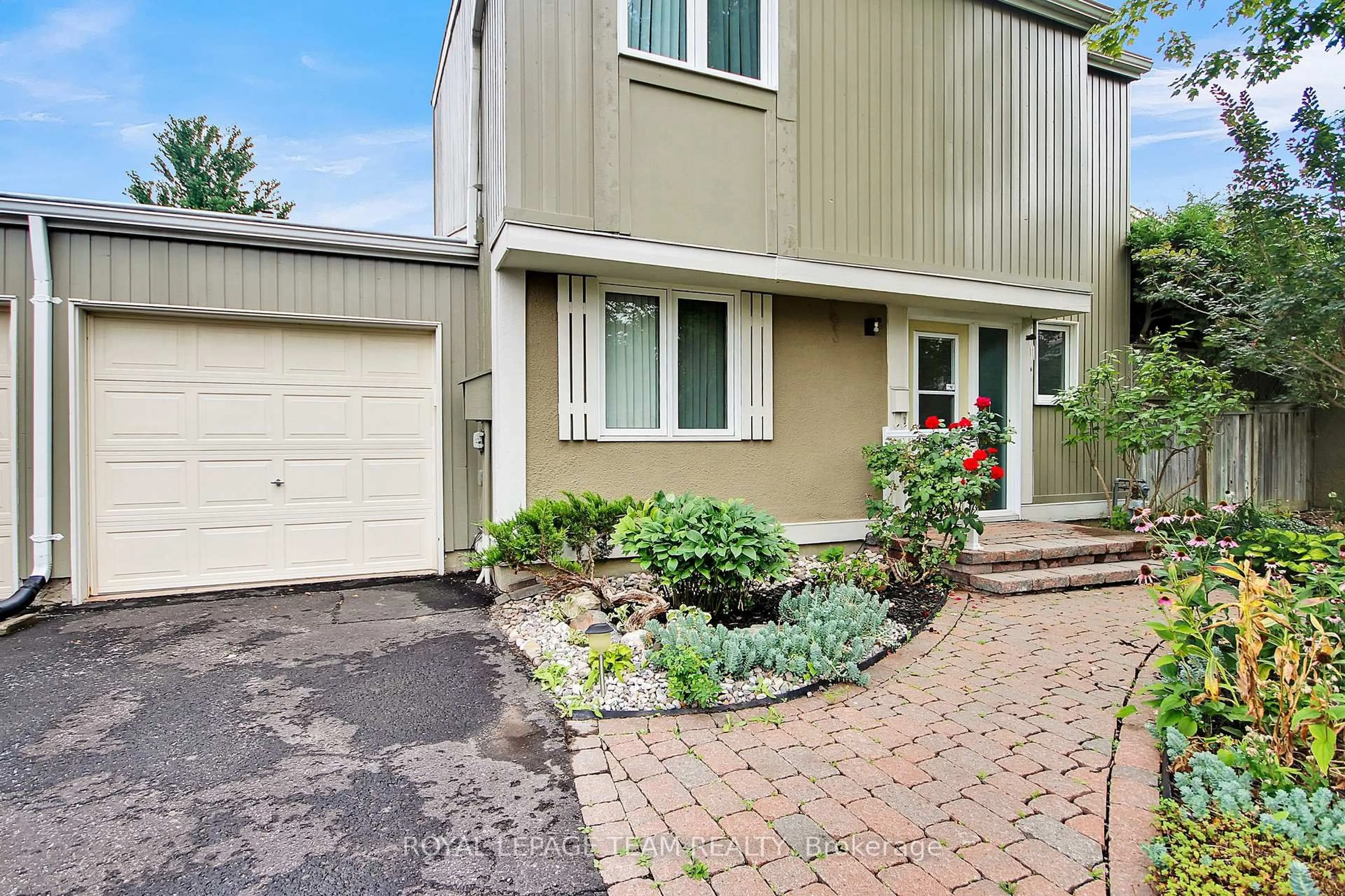 Unknown for 26 Jackson Crt, Ottawa Ontario K2K 1B7