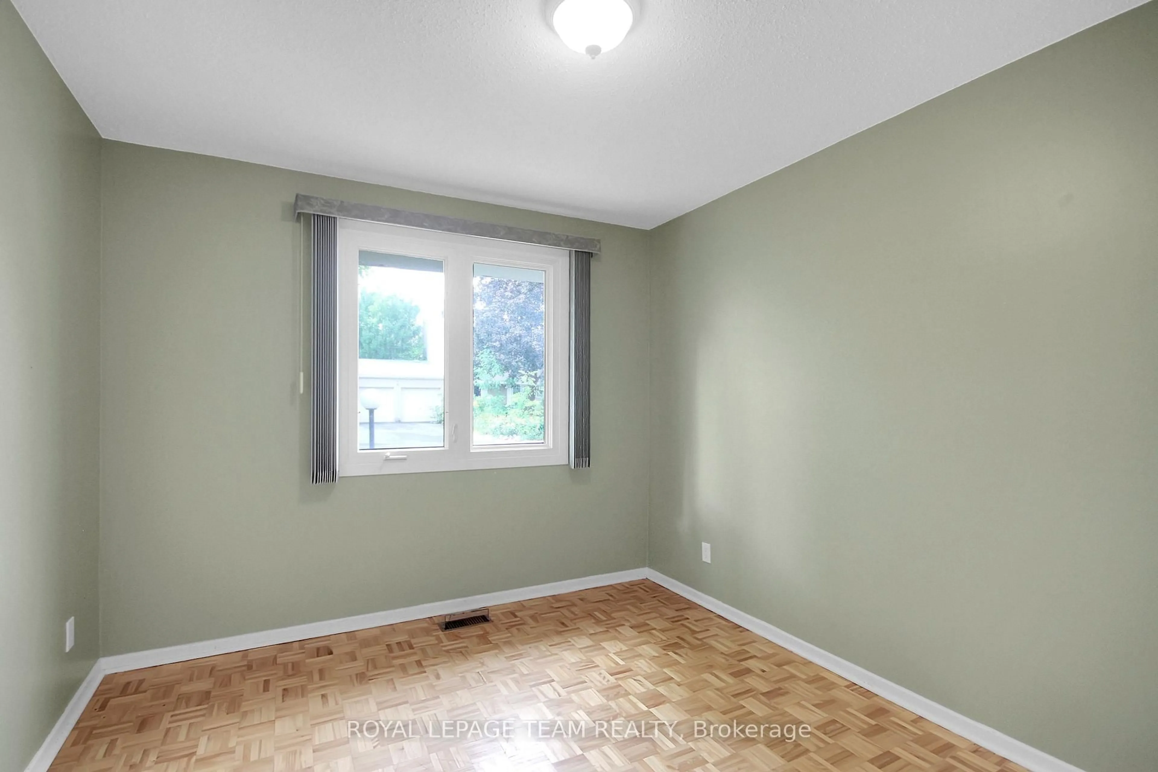 A pic of a room for 26 Jackson Crt, Ottawa Ontario K2K 1B7