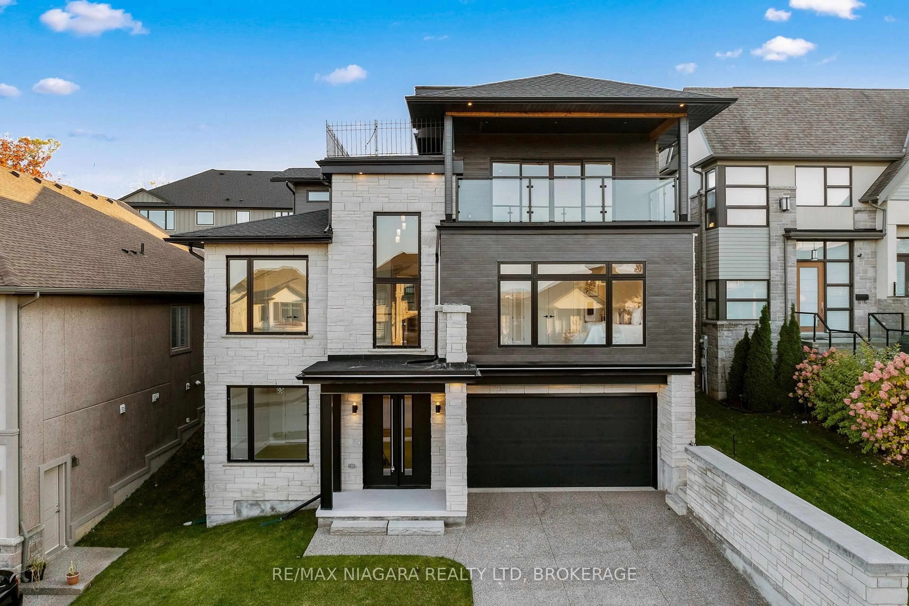 Home with brick exterior material, street for 13 Kenmir Ave, Niagara-on-the-Lake Ontario L0S 1J0