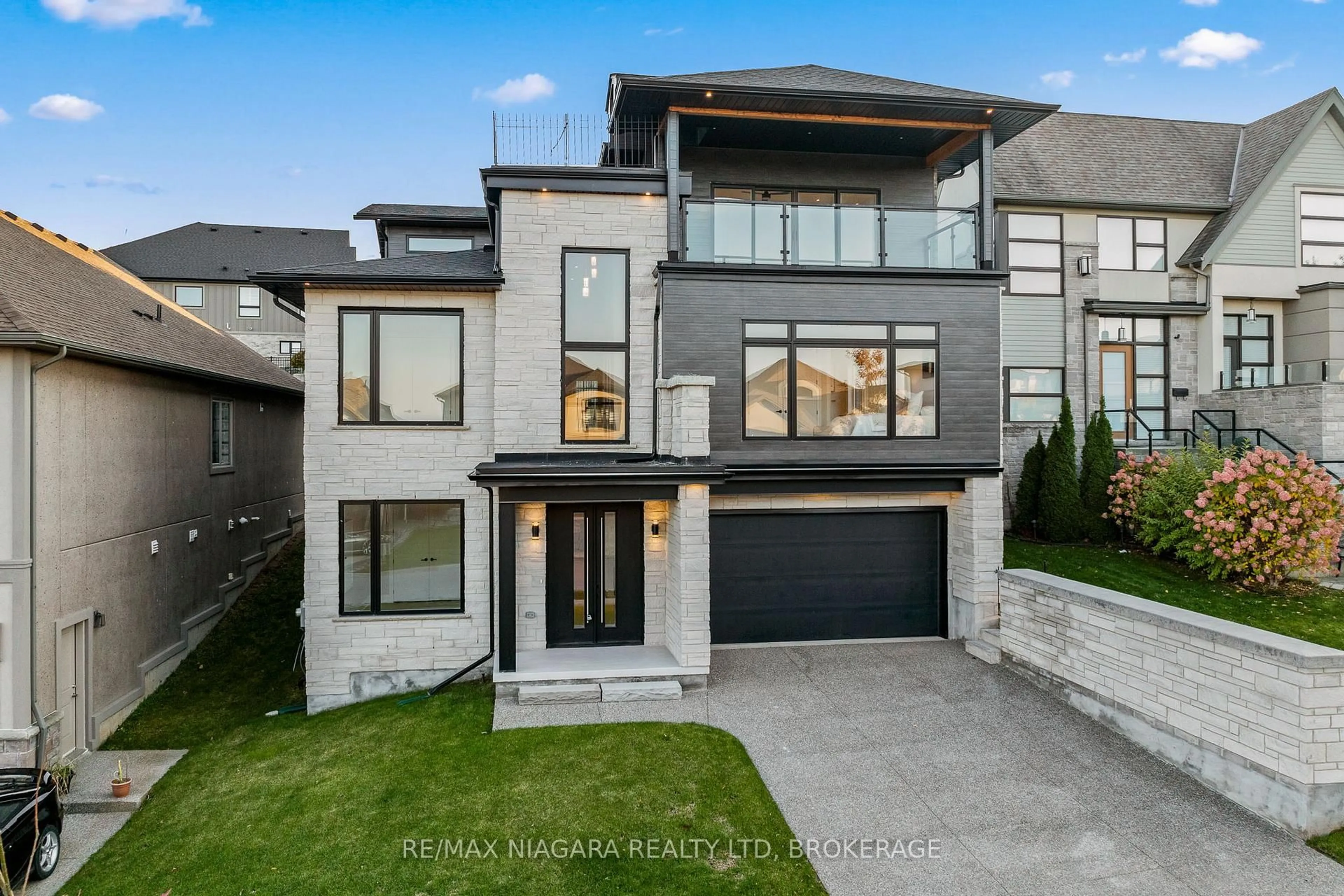 Home with brick exterior material, street for 13 Kenmir Ave, Niagara-on-the-Lake Ontario L0S 1J0