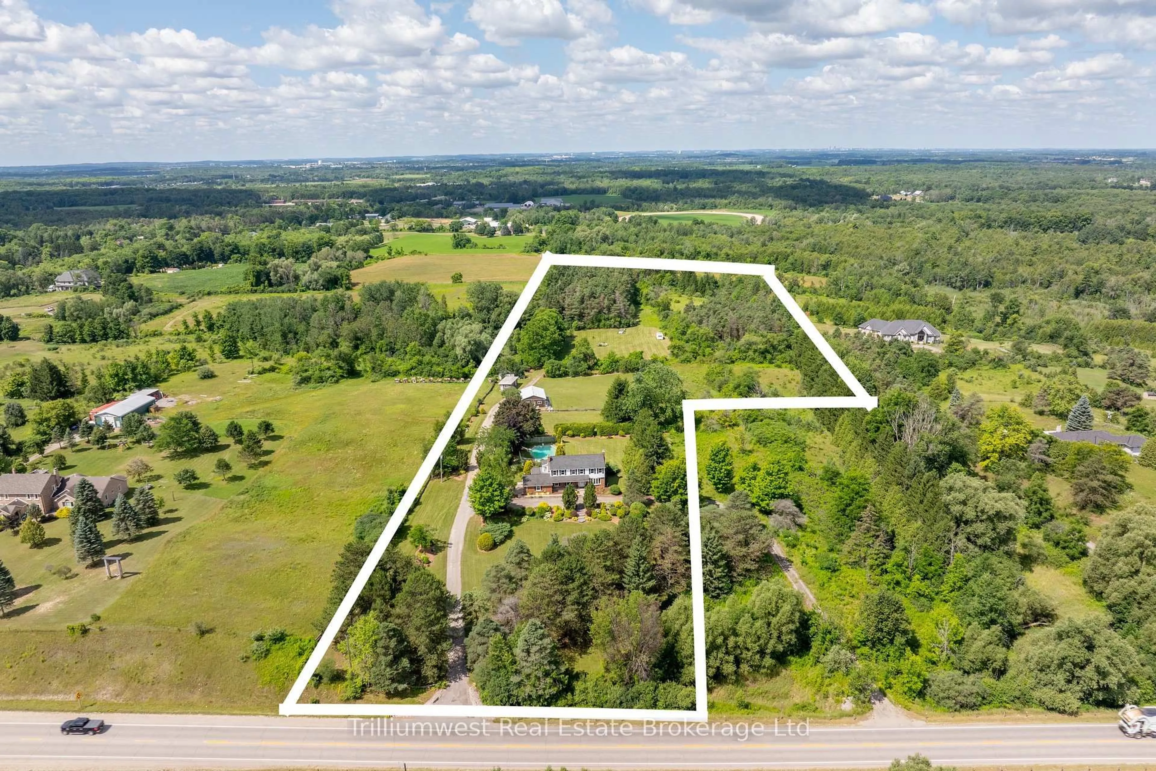 A pic from outside/outdoor area/front of a property/back of a property/a pic from drone, building for 4502 Wellington Road 35 Rd, Puslinch Ontario N1H 6J3