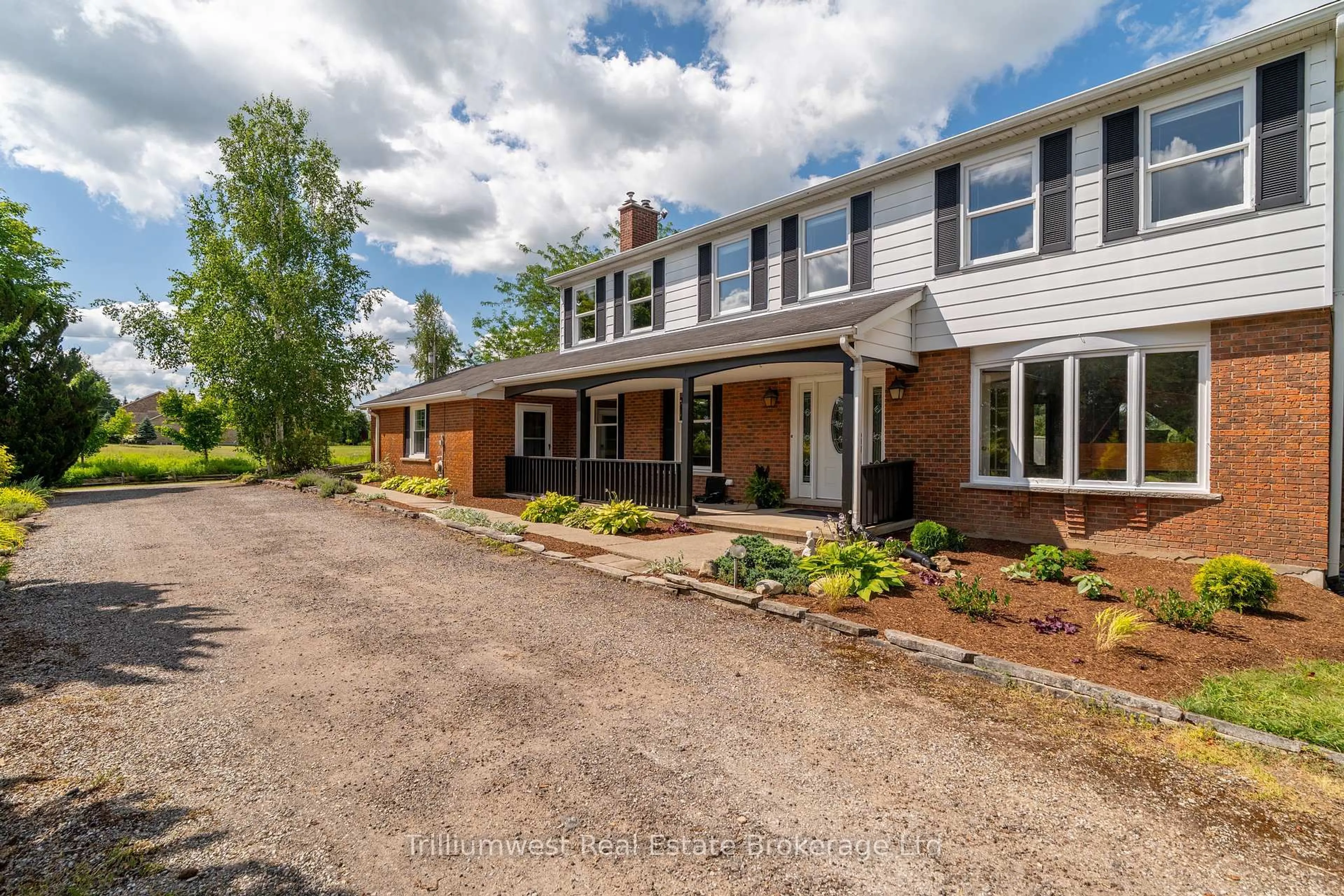 Home with brick exterior material, street for 4502 Wellington Road 35 Rd, Puslinch Ontario N1H 6J3