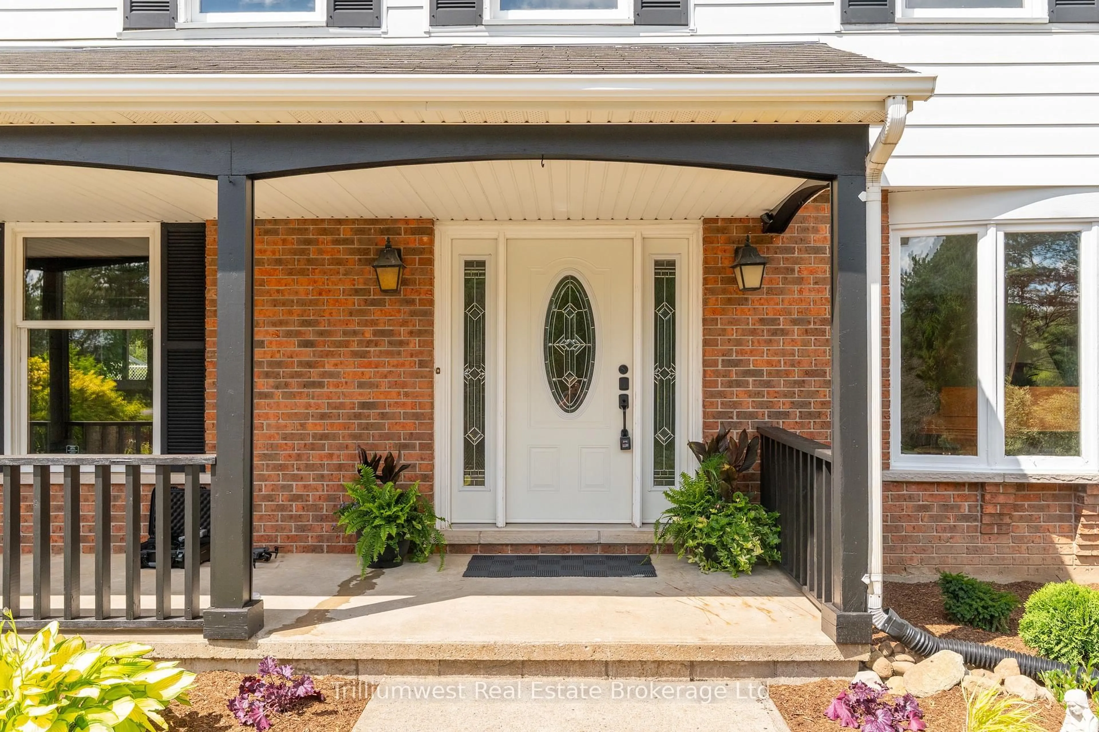 Home with brick exterior material, street for 4502 Wellington Road 35 Rd, Puslinch Ontario N1H 6J3