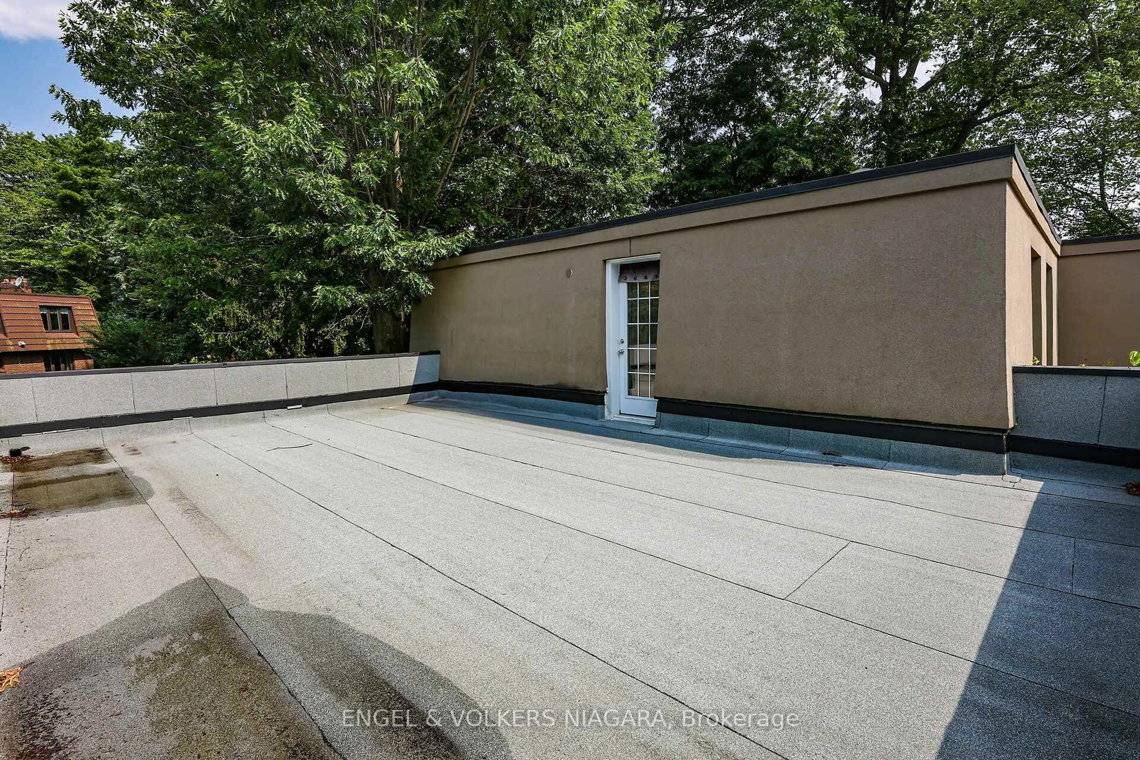 Patio, unknown for 2459 NOELLA Cres, Niagara Falls Ontario L2J 3H7