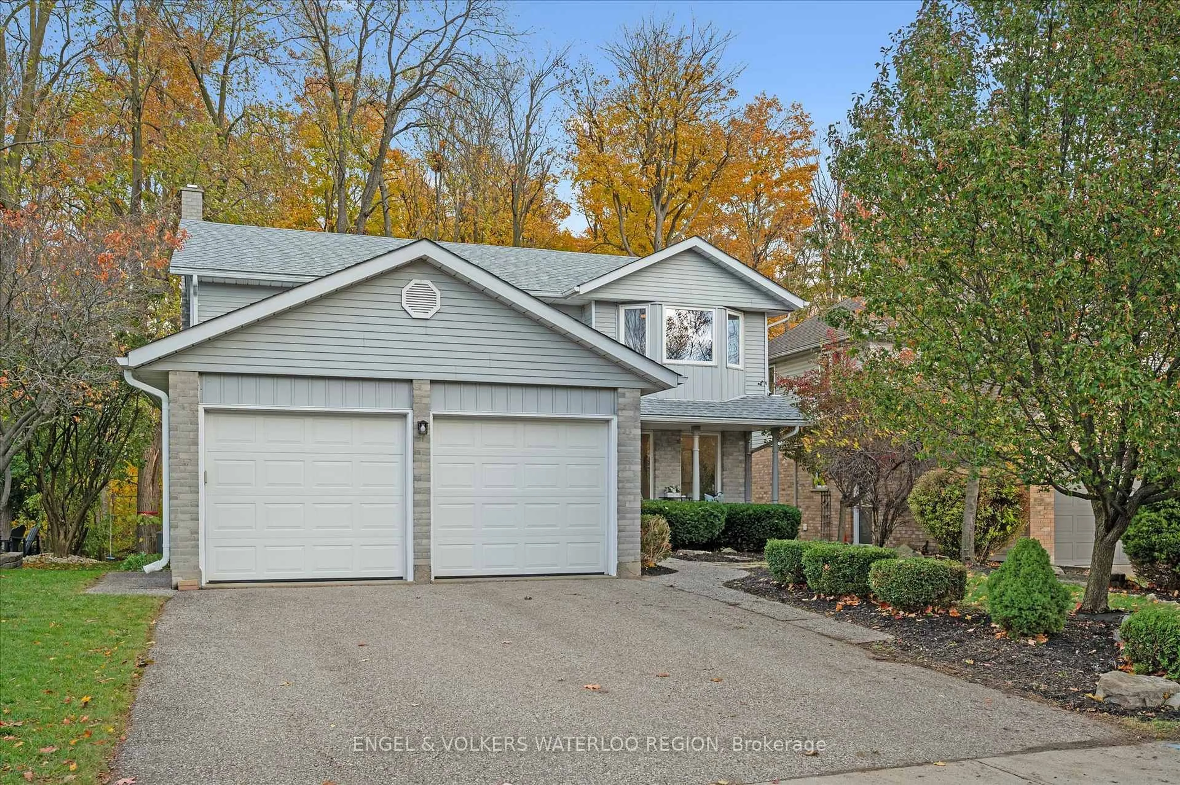 Home with vinyl exterior material, street for 298 AUBURN Dr, Waterloo Ontario N2K 3J9