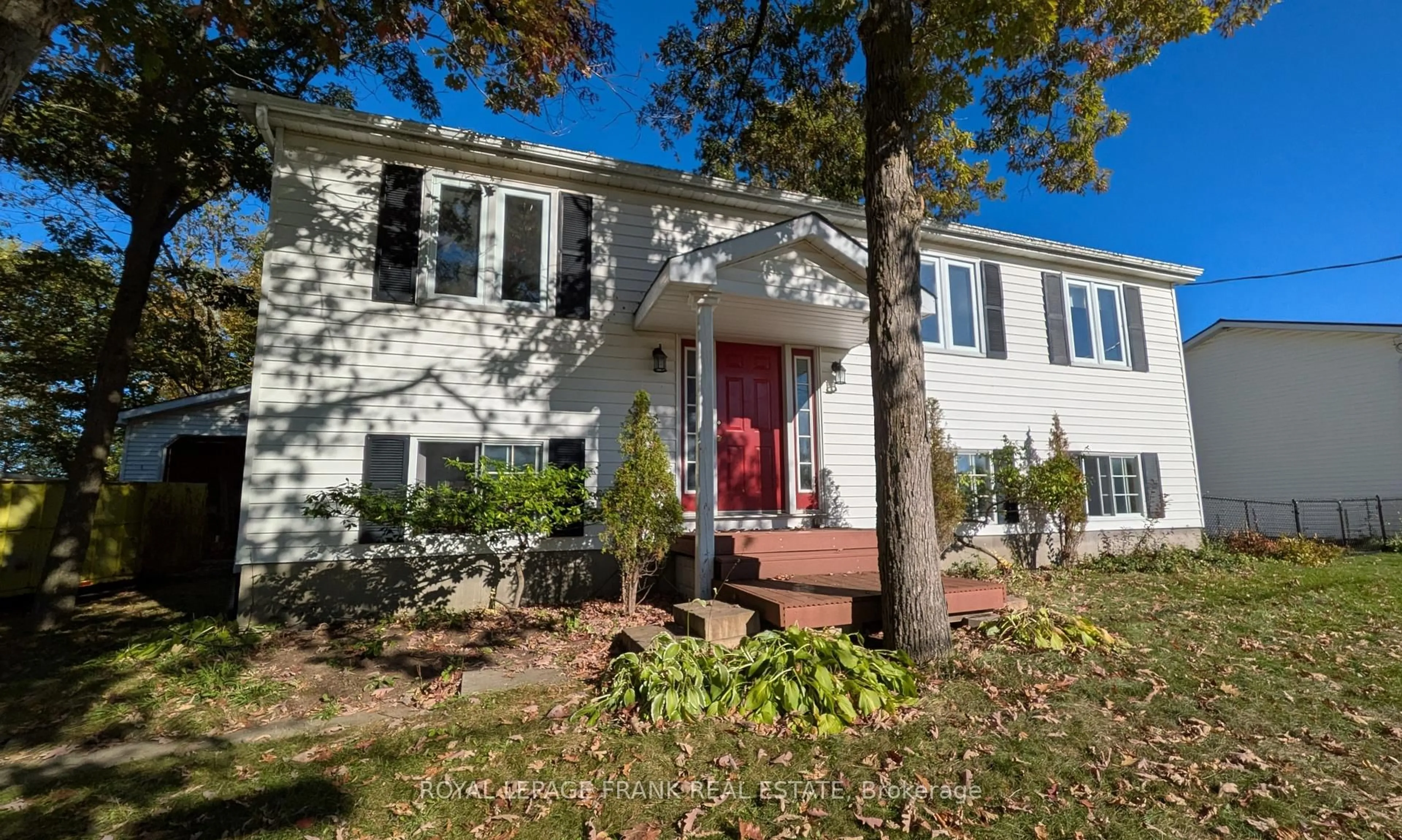 Home with vinyl exterior material, street for 21 William St, Limoges Ontario K0K 2M0