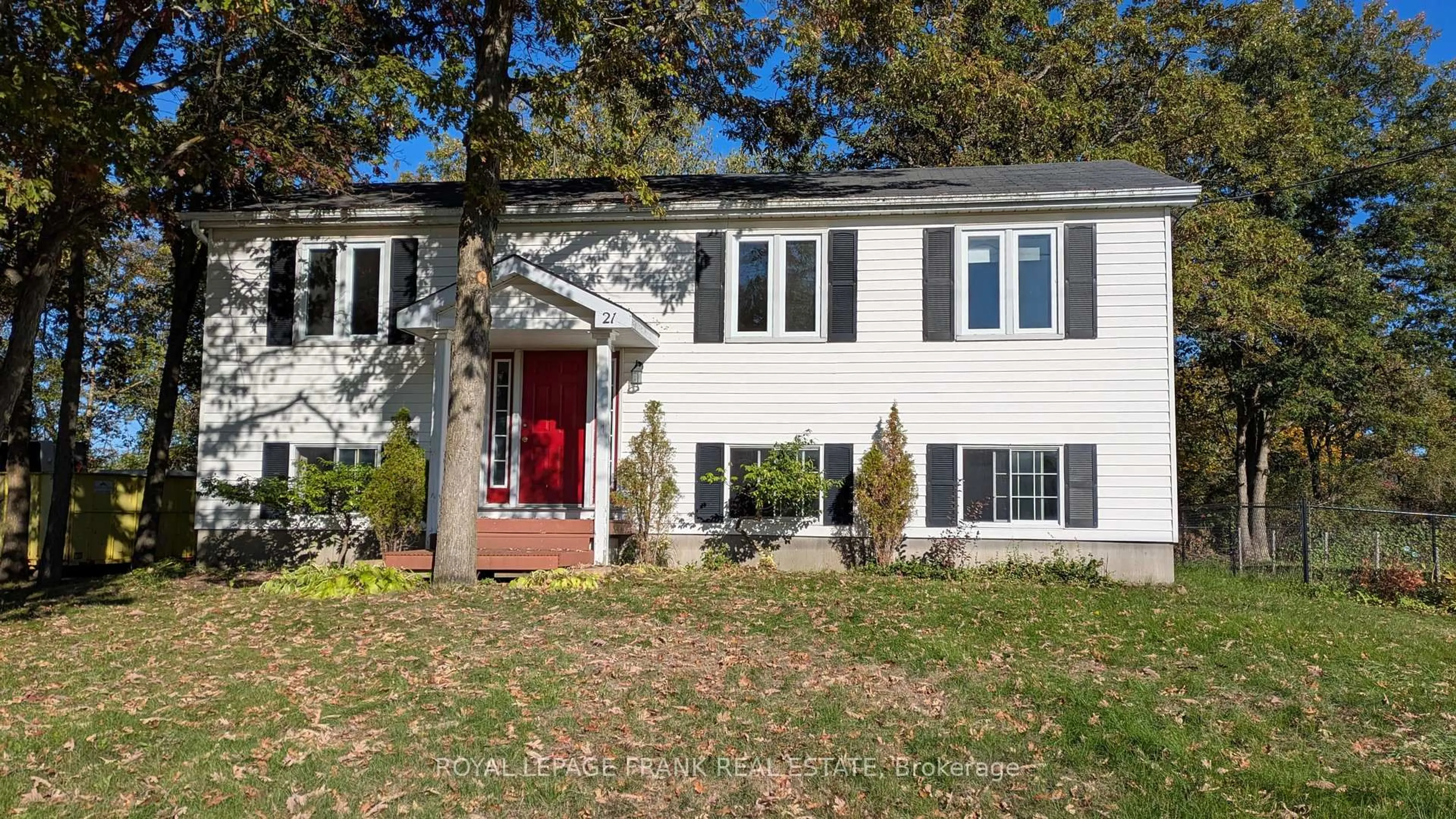 Home with vinyl exterior material, street for 21 William St, Limoges Ontario K0K 2M0