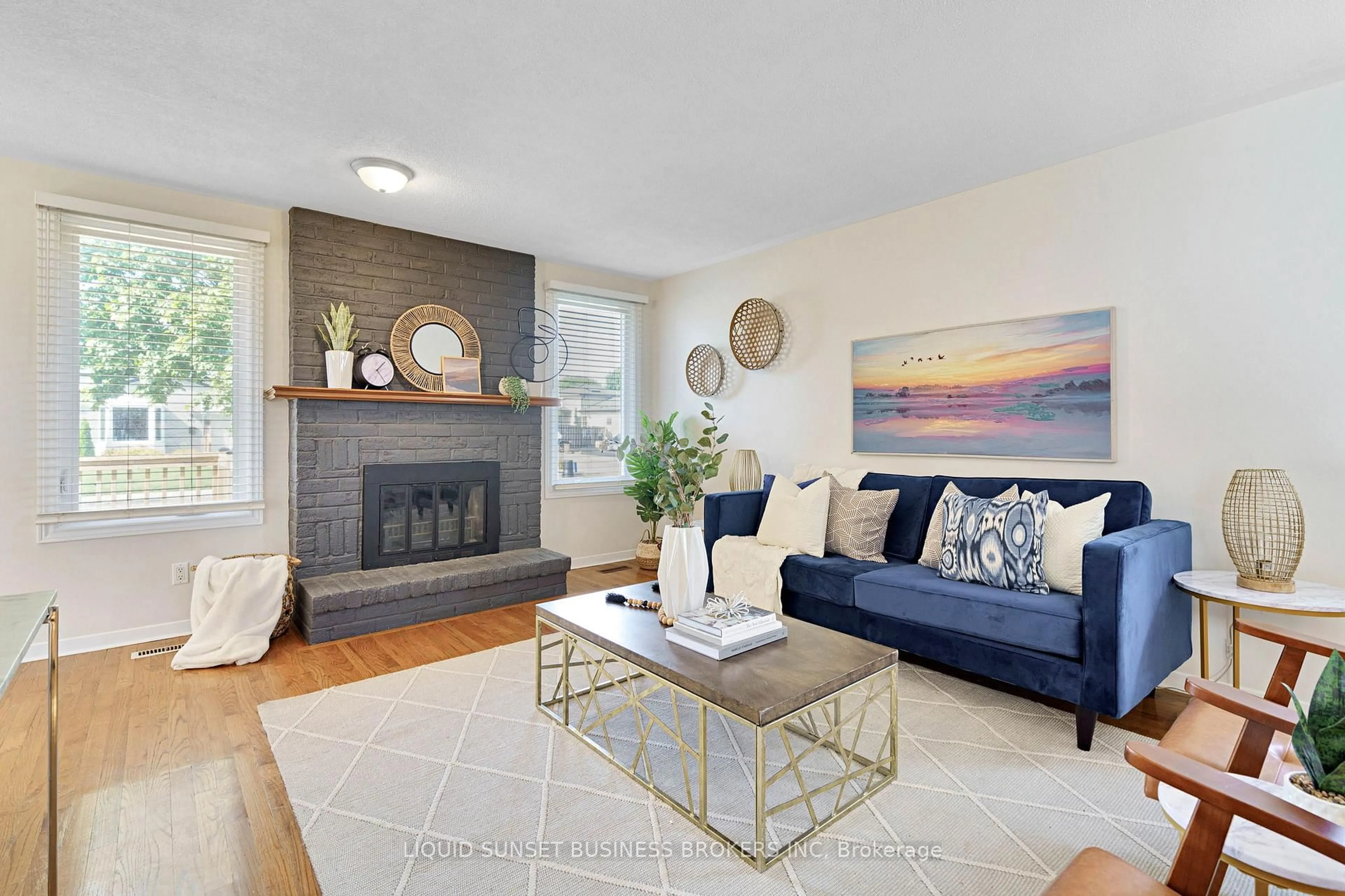 Living room with furniture, unknown for 108 Sundridge Cres, London South Ontario N5Z 4R7