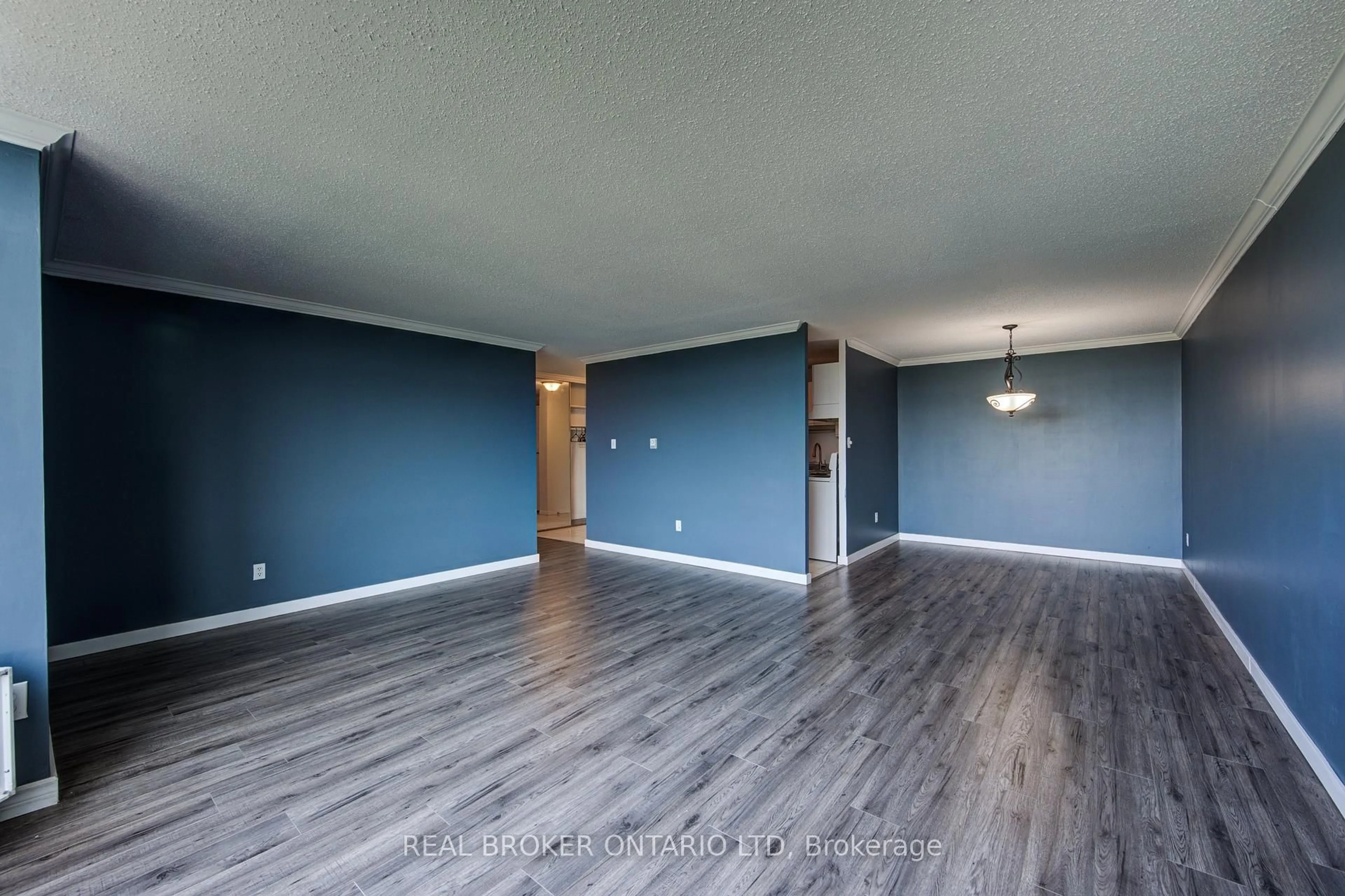 A pic of a room for 45 Pond Mills Rd #803, London South Ontario N5Z 4W5