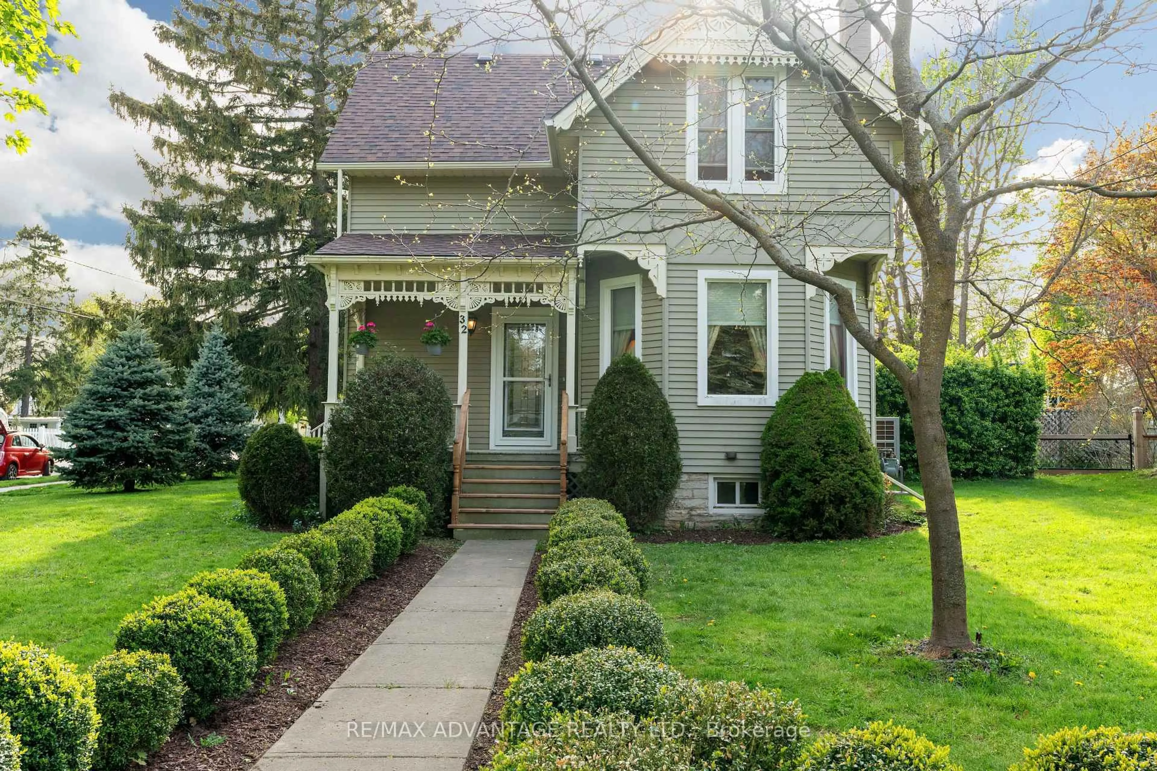 Home with vinyl exterior material, street for 32 St Andrew St, St. Marys Ontario N4X 1B2