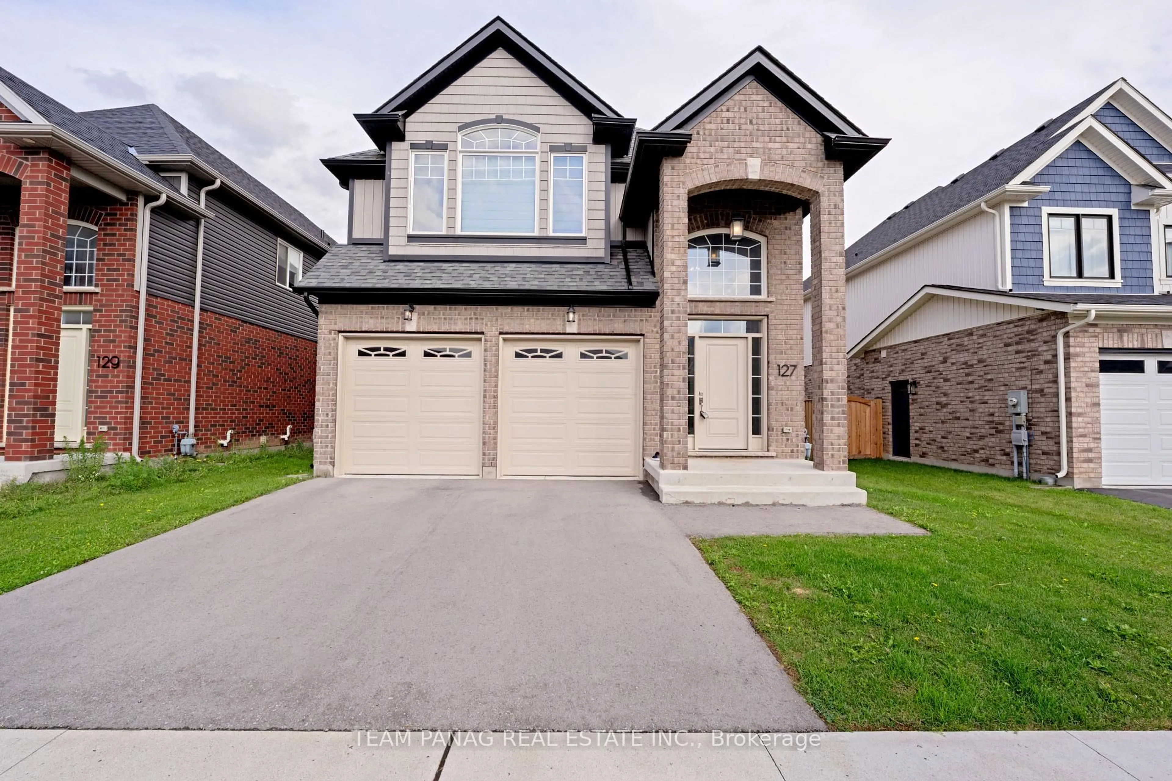 Home with brick exterior material, street for 127 Susan Dr, Pelham Ontario L0S 1E6