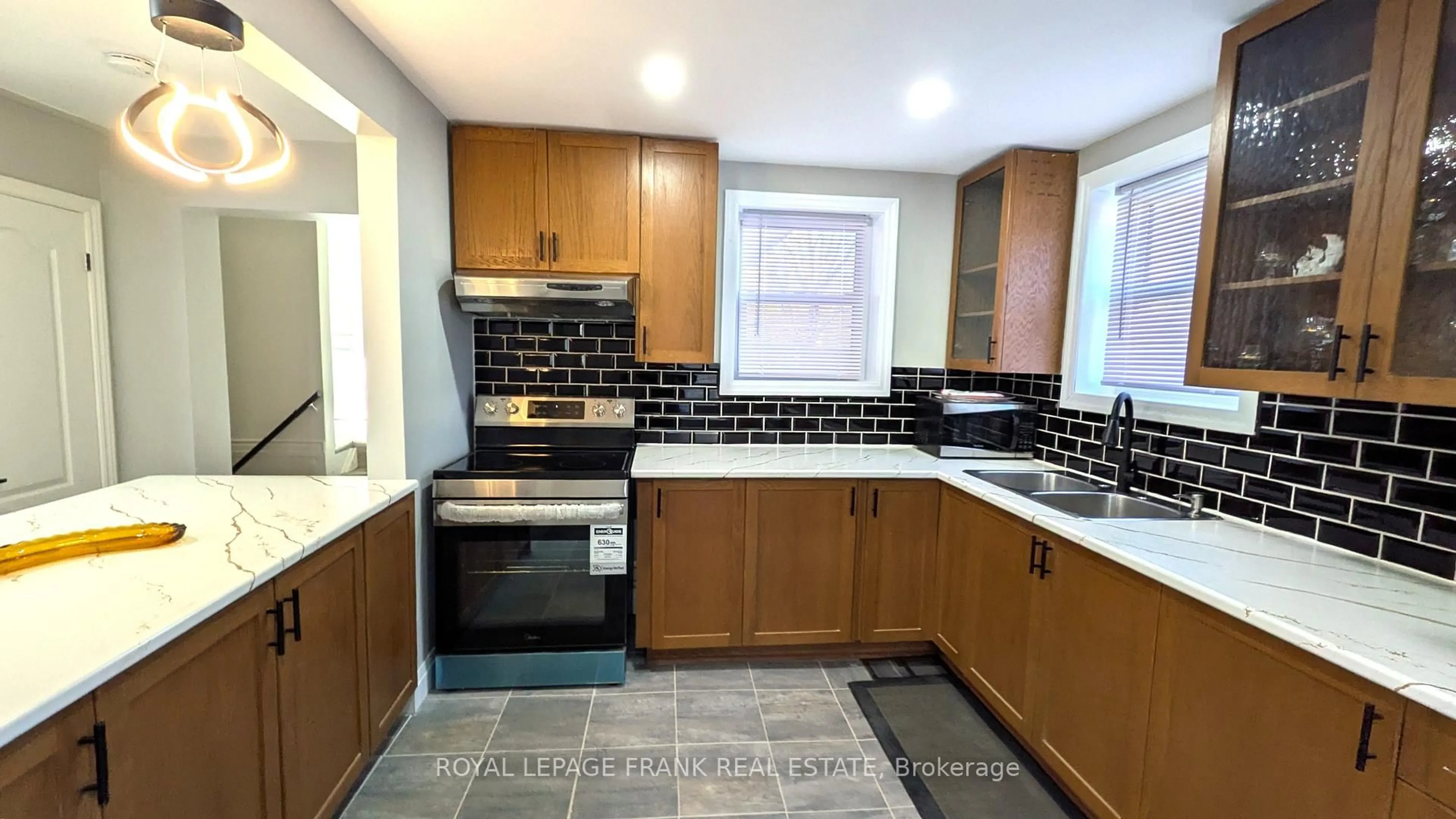 Standard kitchen, ceramic/tile floor for 23 N Hastings Ave, Limoges Ontario K0K 2M0