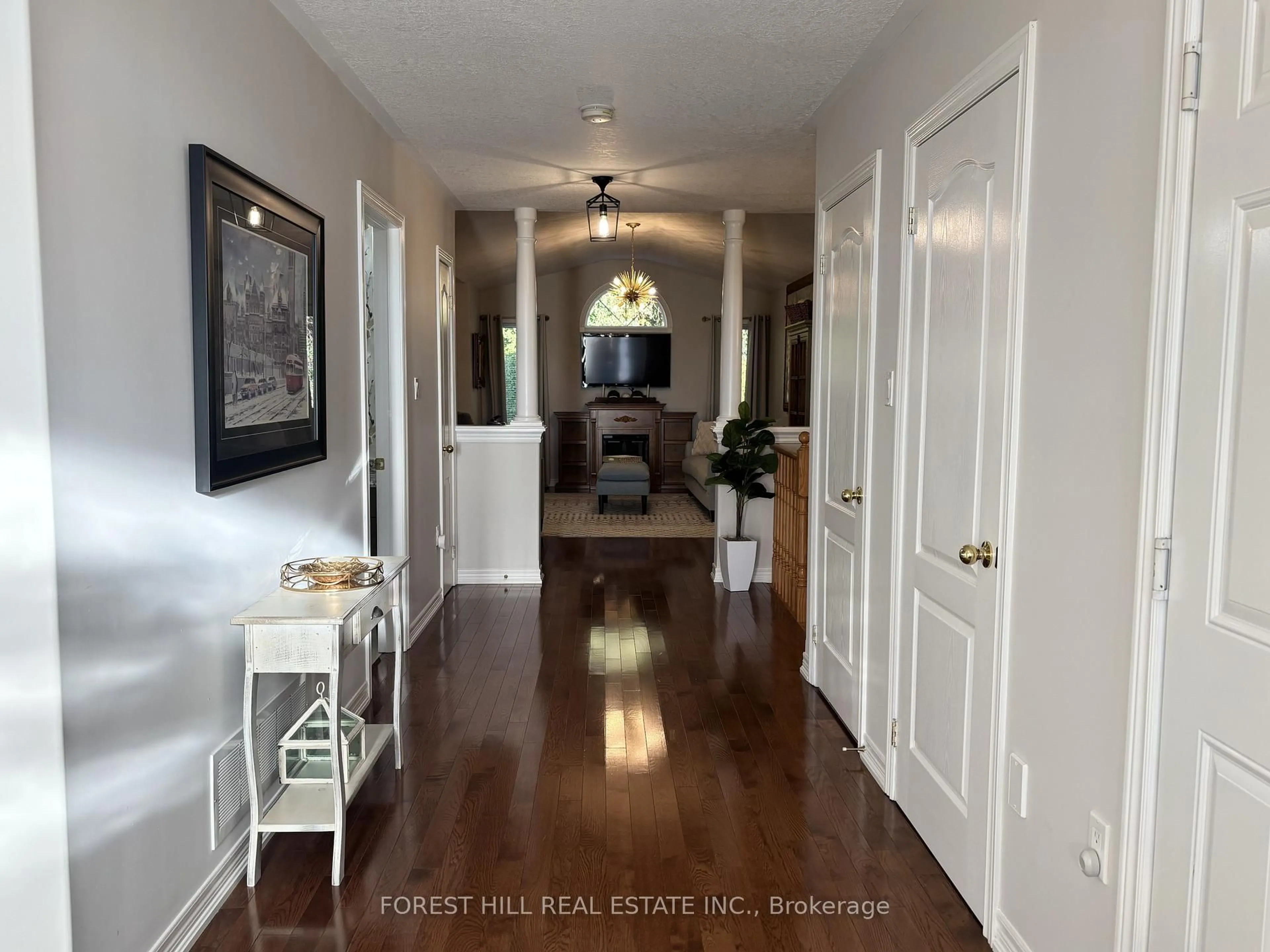Indoor entryway for 35 Sweetnam Dr, Kawartha Lakes Ontario K9V 0A7