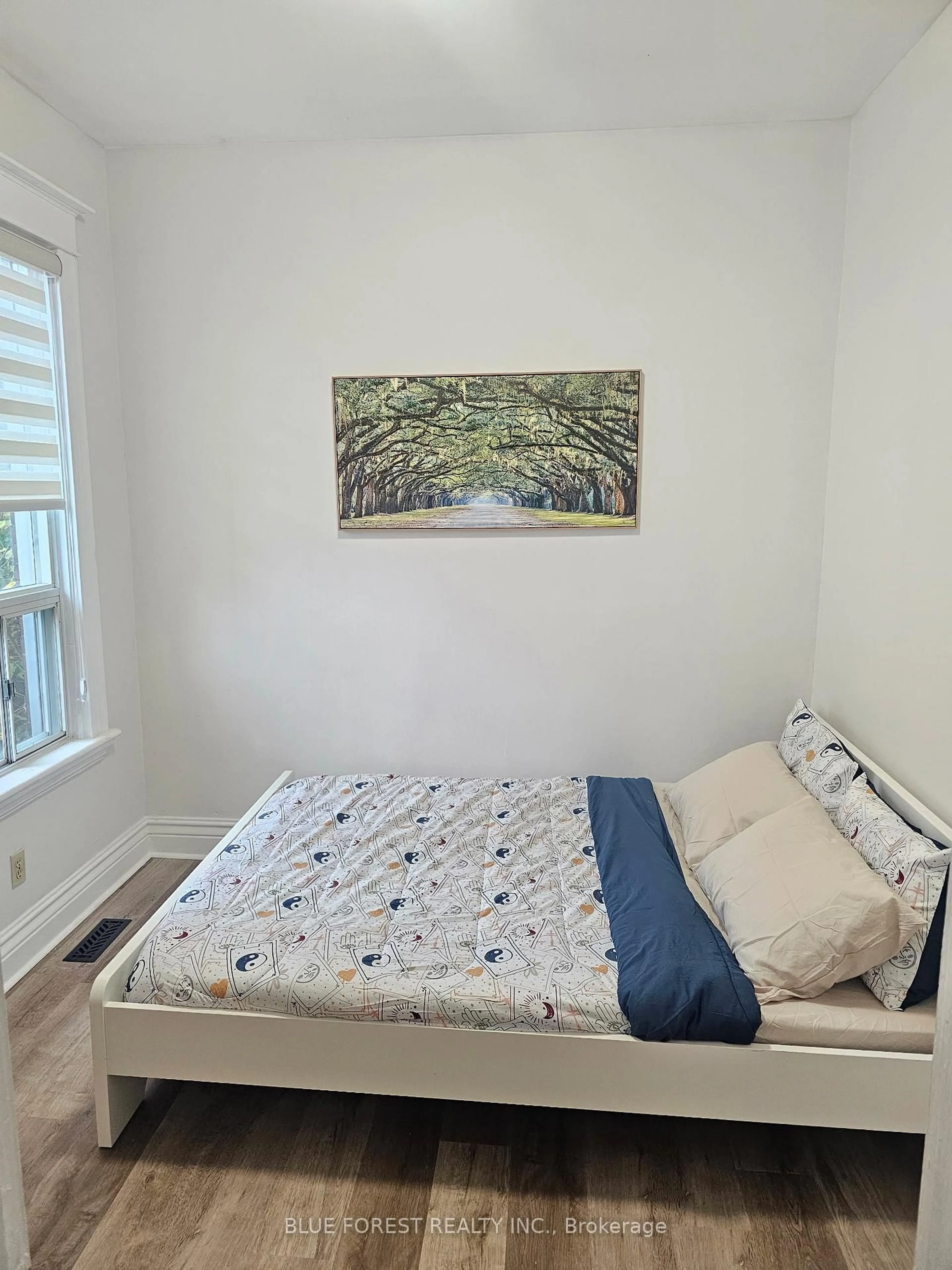 A pic of a room for 42 Terrace St, London South Ontario N5Z 2X4