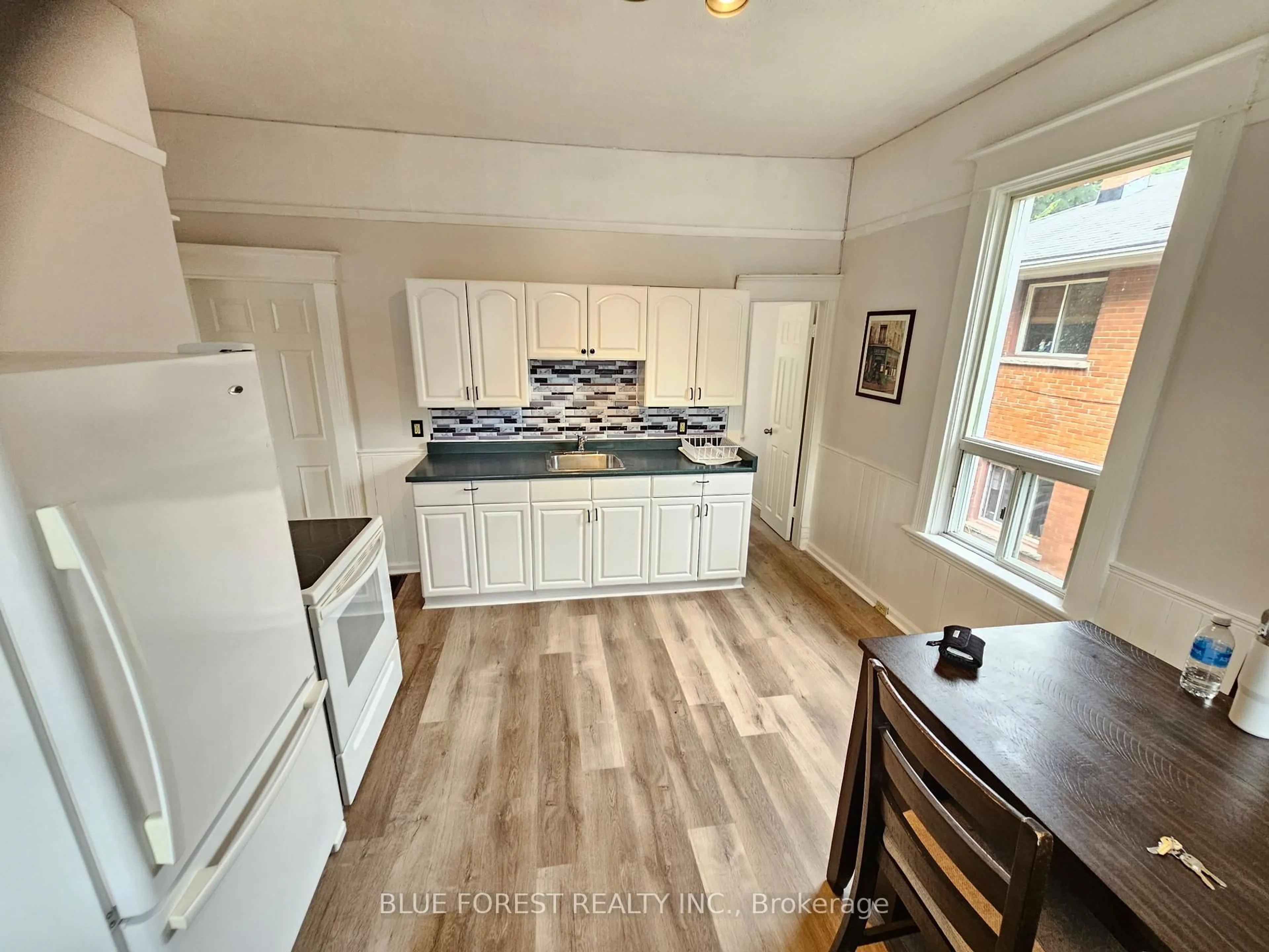 Unknown for 42 Terrace St, London South Ontario N5Z 2X4