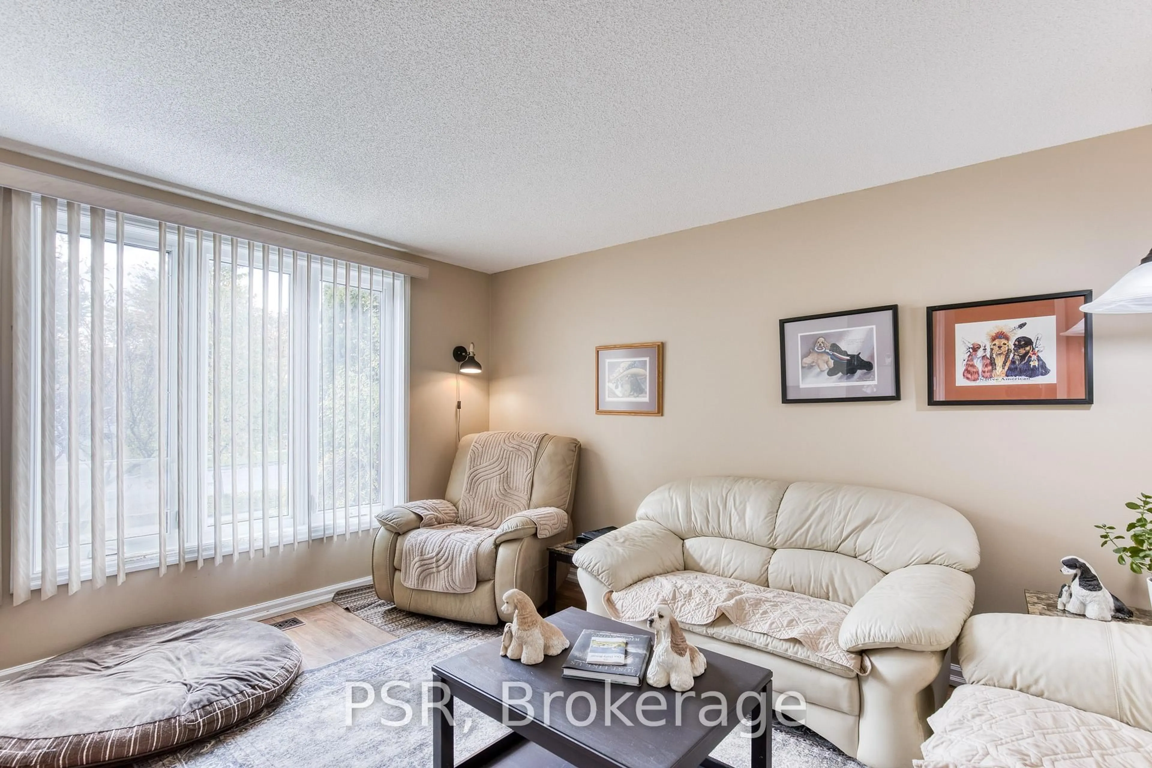 Living room with furniture, unknown for 36 Benesfort Dr, Kitchener Ontario N2N 3B6