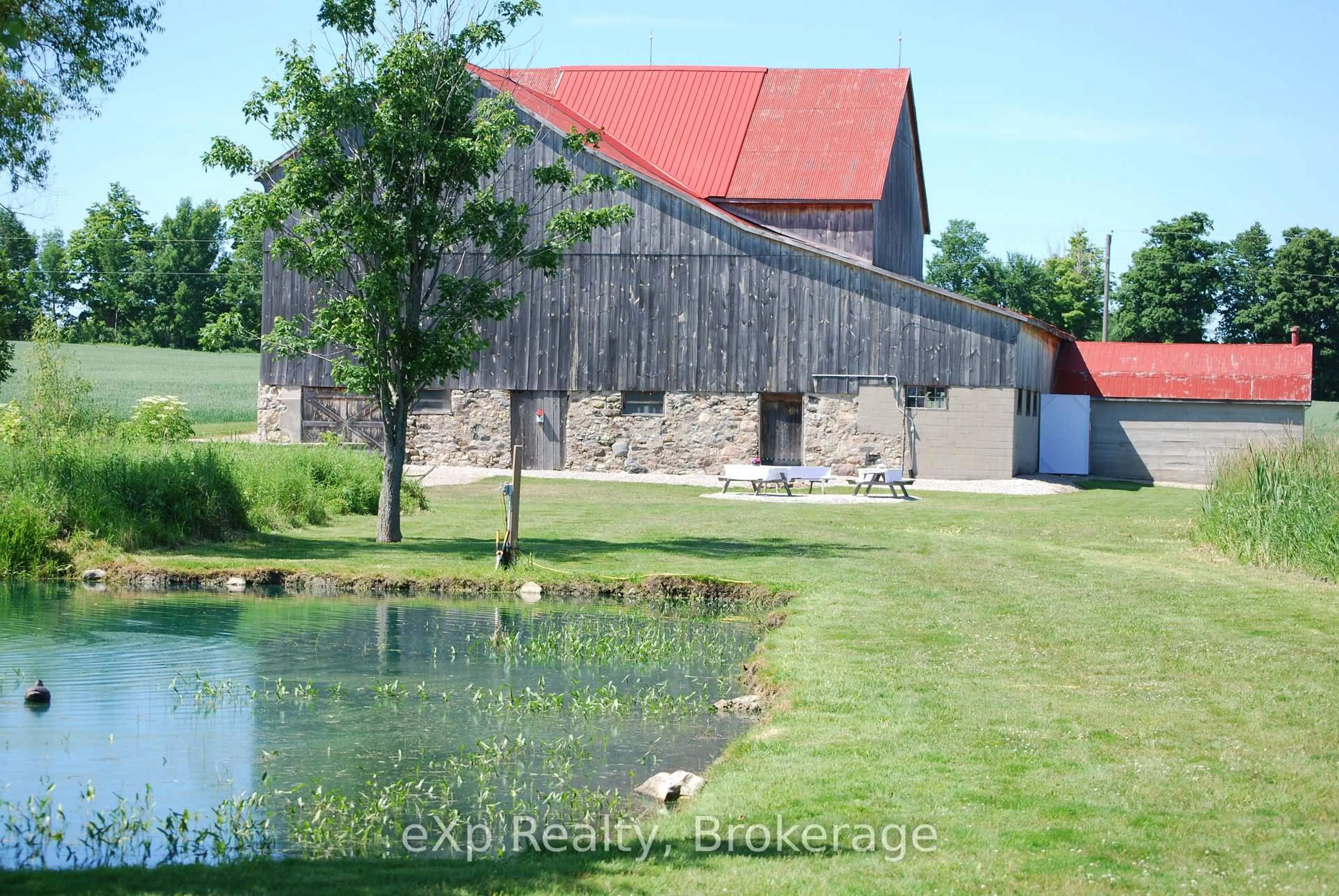 A pic from outside/outdoor area/front of a property/back of a property/a pic from drone, unknown for 110 MOUNTAIN LAKE Dr, Georgian Bluffs Ontario N0H 2T0