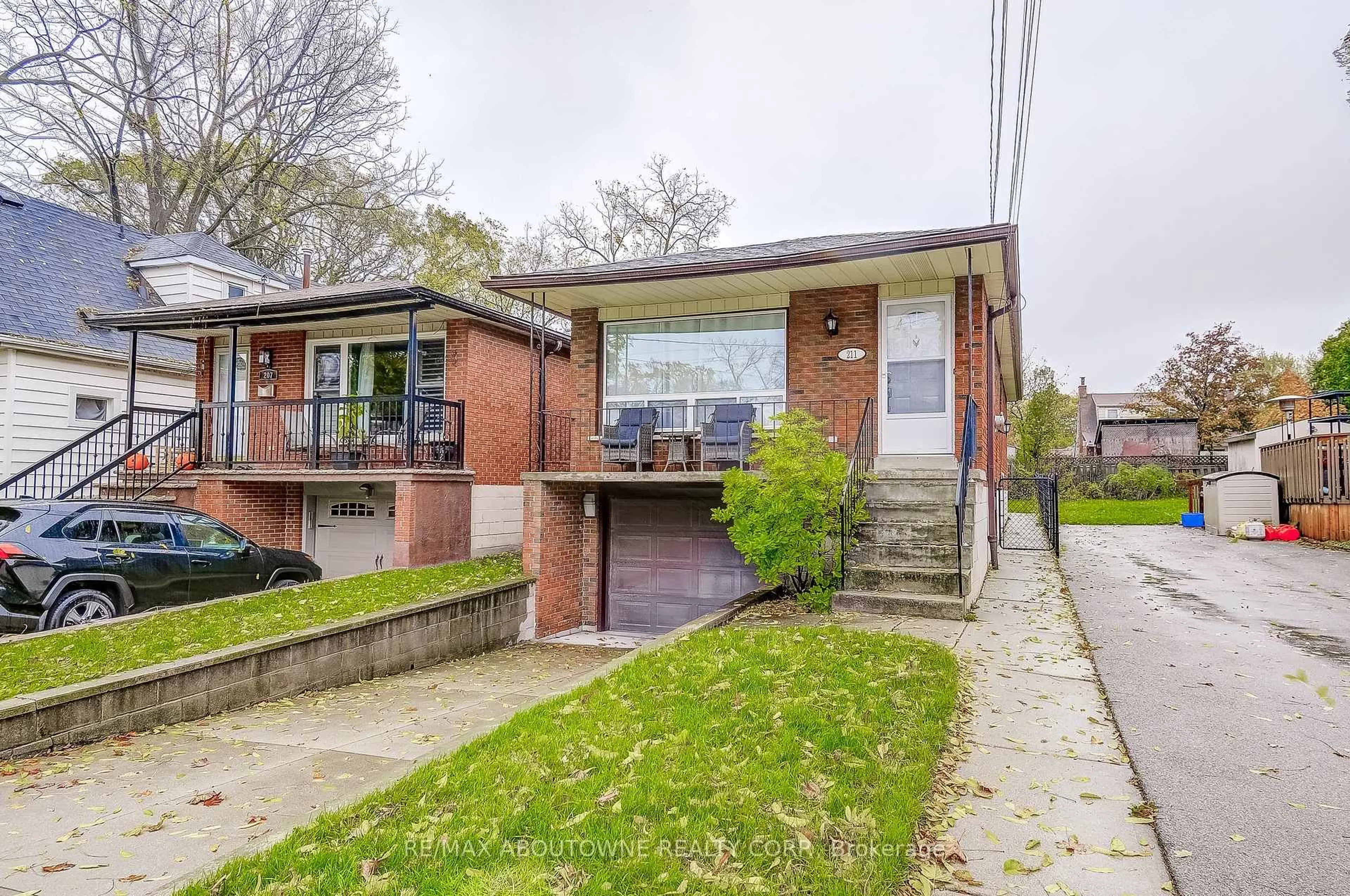 Home with brick exterior material, street for 211 East 8th St, Hamilton Ontario L9A 3L7