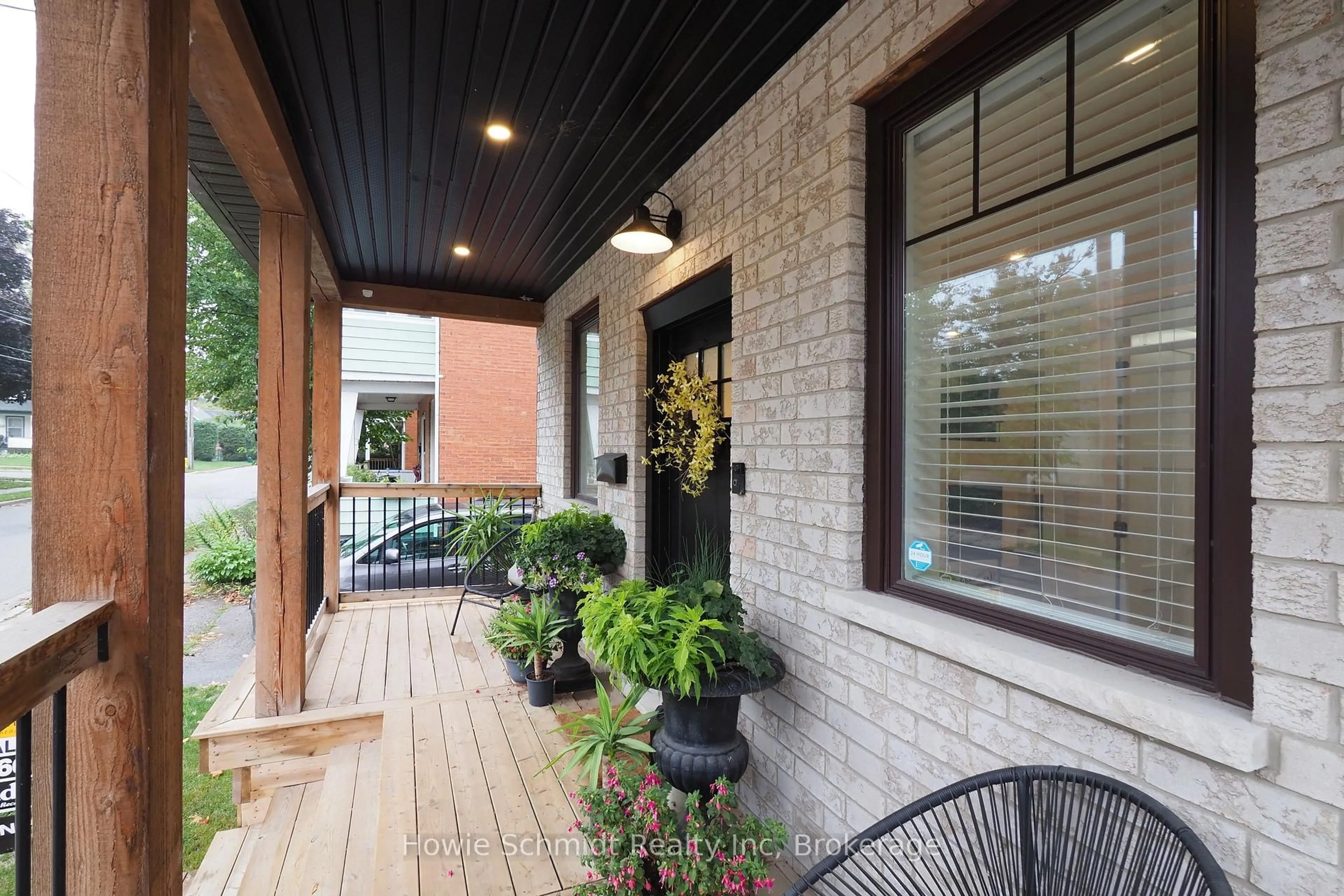 Patio, street for 238 Eagle St, Cambridge Ontario N3H 1E4